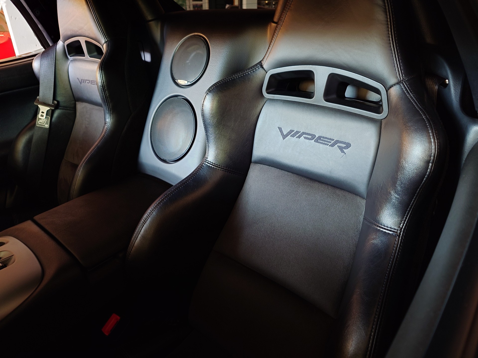 DODGE Viper SRT-10-image-9