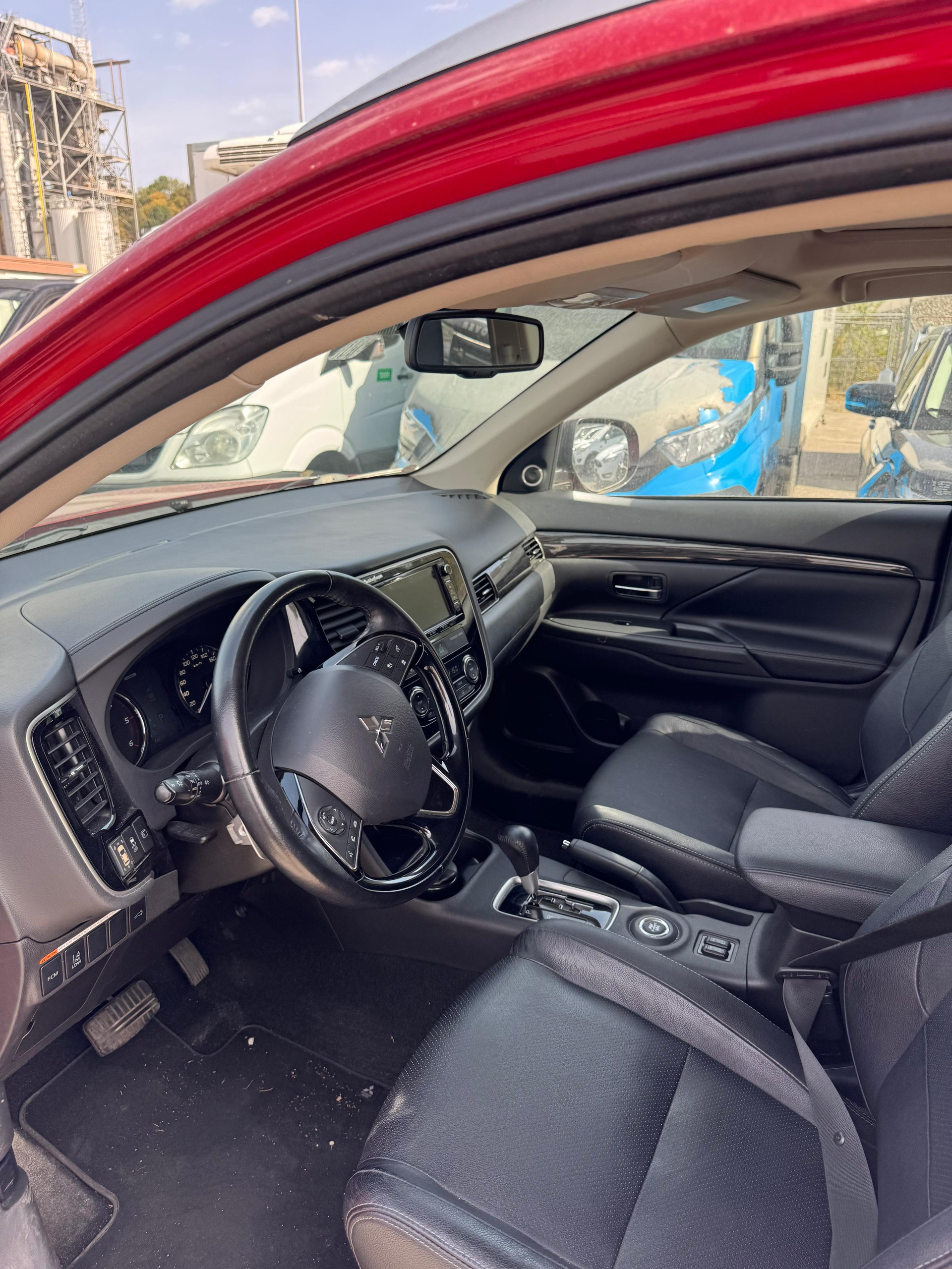 MITSUBISHI Outlander 2.2 DID Diamond 4WD Automatic-image-9