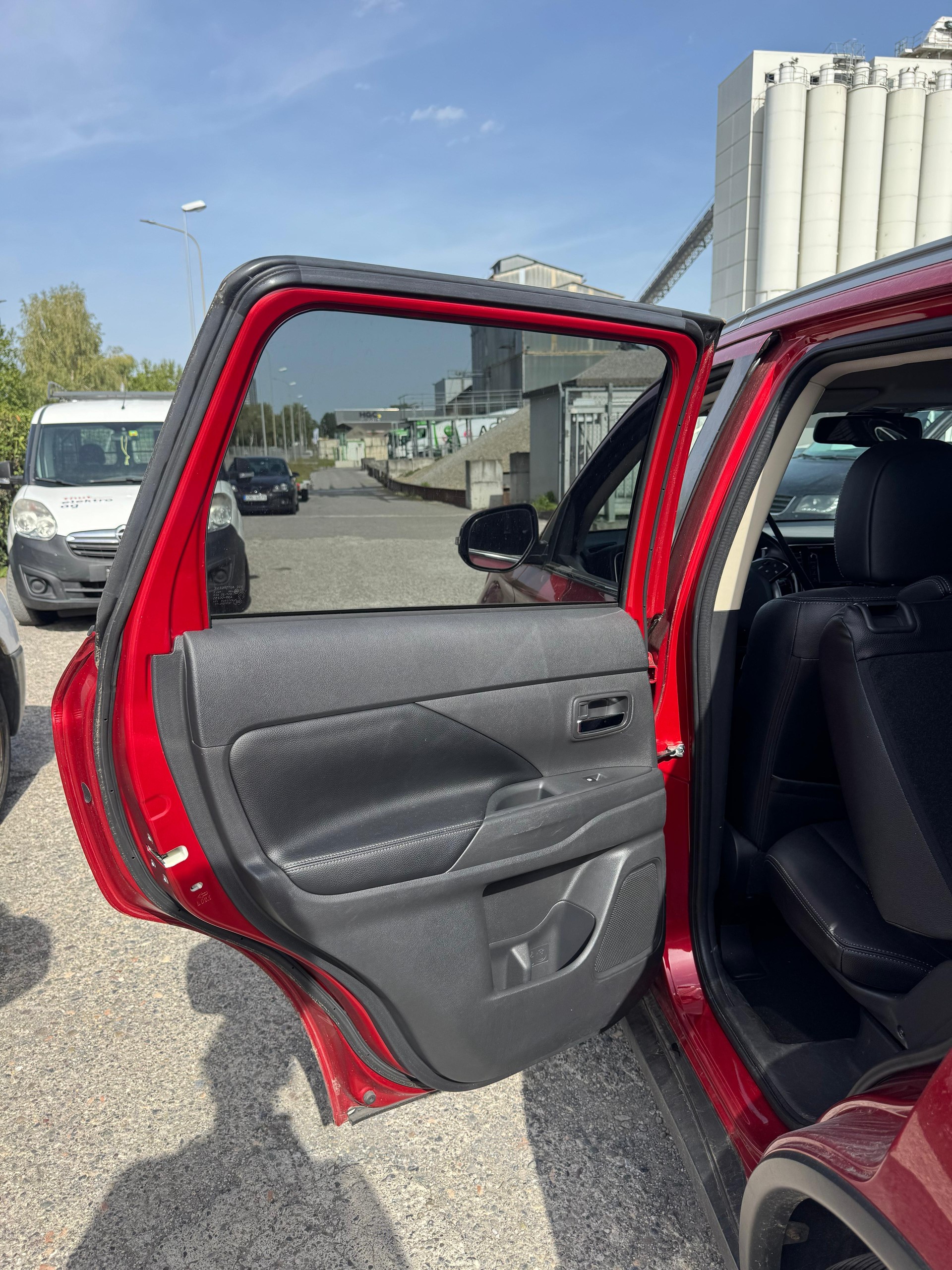 MITSUBISHI Outlander 2.2 DID Diamond 4WD Automatic-image-10