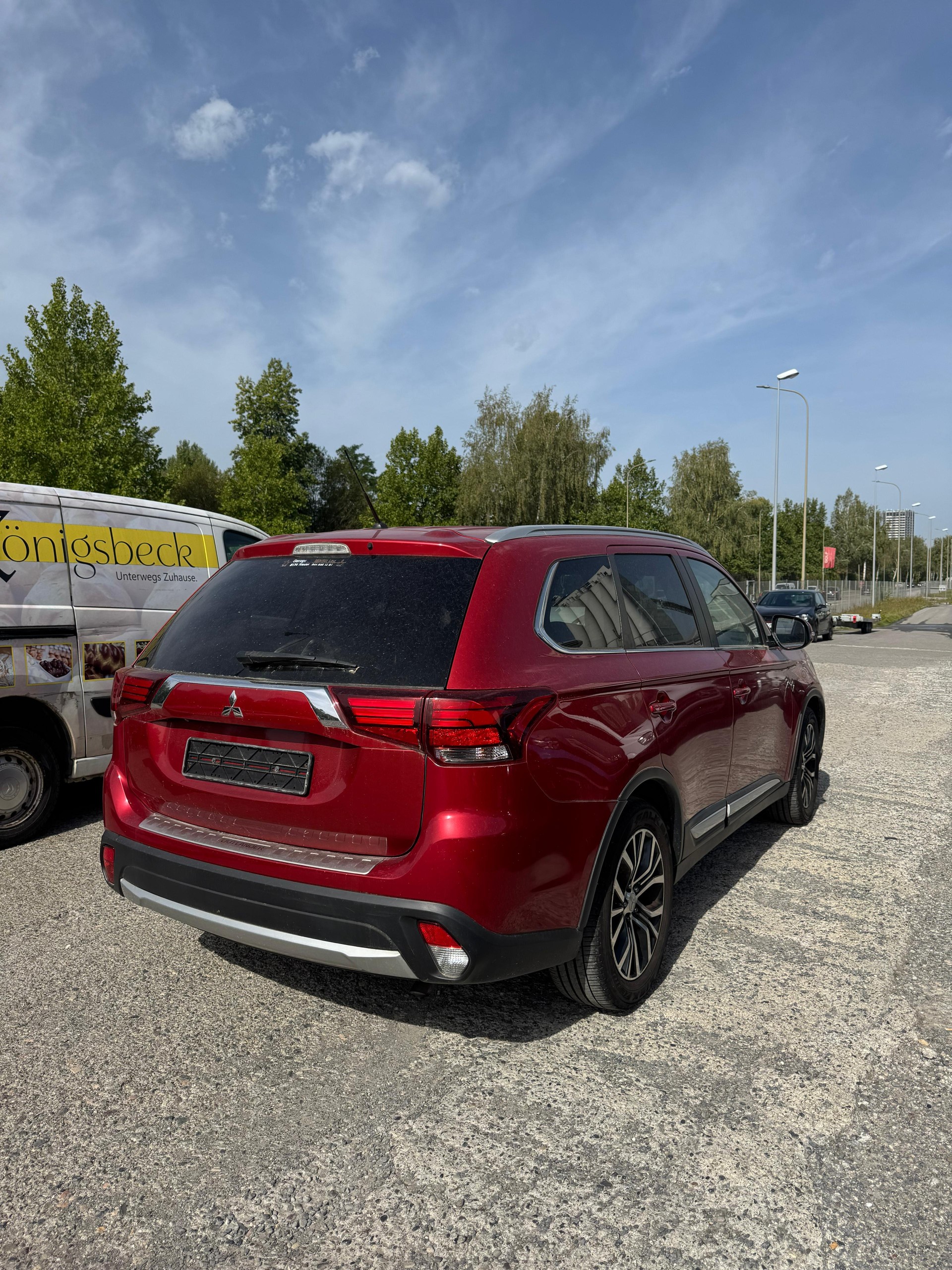 MITSUBISHI Outlander 2.2 DID Diamond 4WD Automatic-image-5