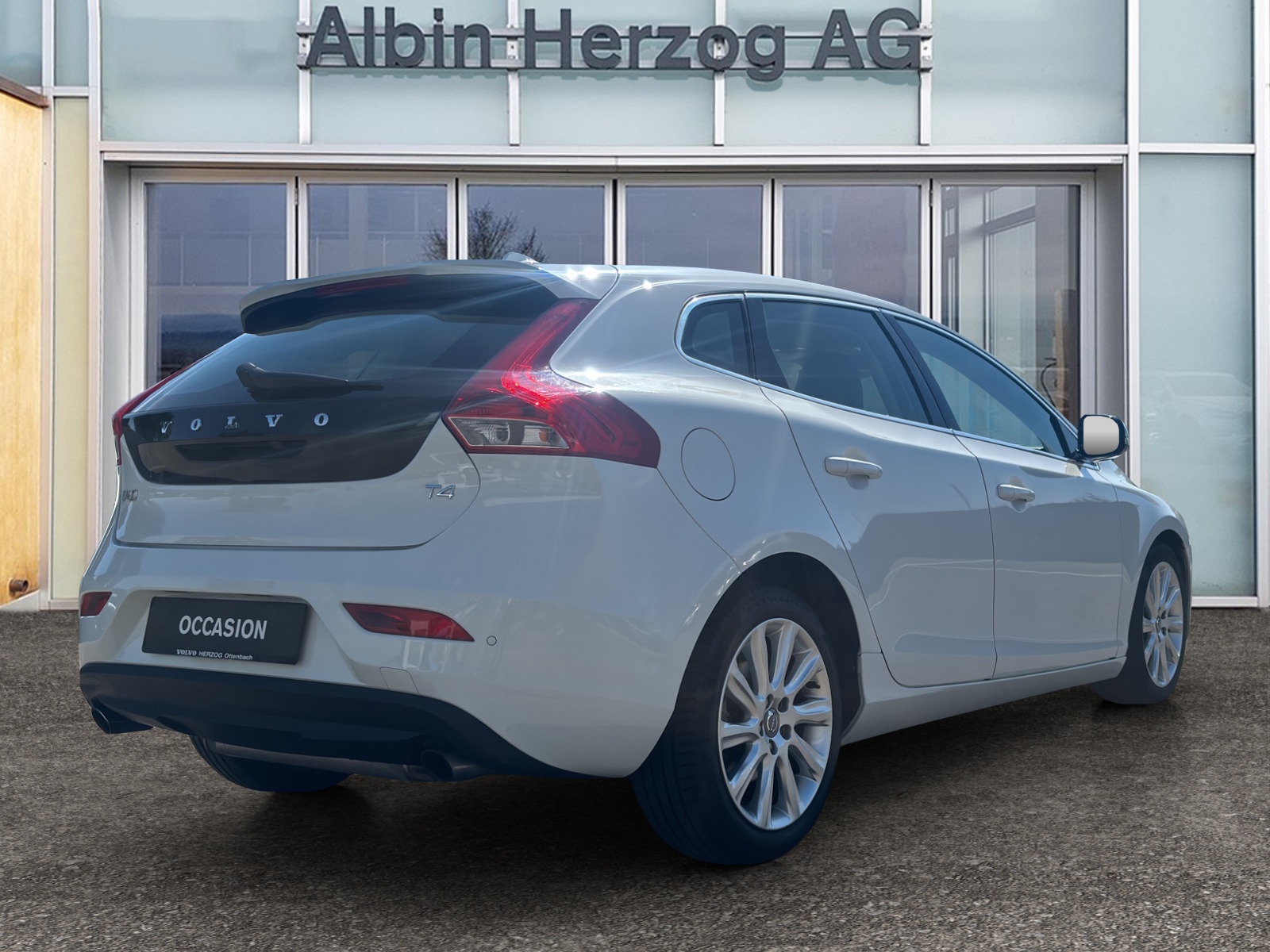 VOLVO V40 1.6 T4 Momentum S/S-showroom-element-3