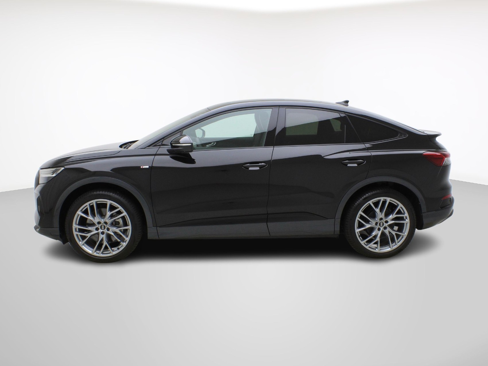 AUDI Q4 e-tron Sportback 55 S line quattro **Audi Werksgarantie bis 08/2030**-showroom-element-2