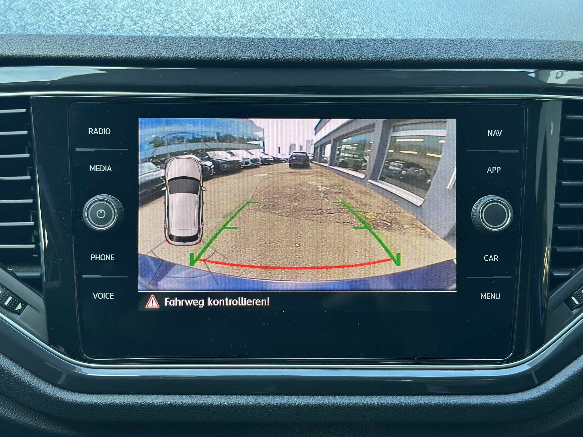 VW T-Roc 2.0 TSI Sport DSG 4Motion-image-10