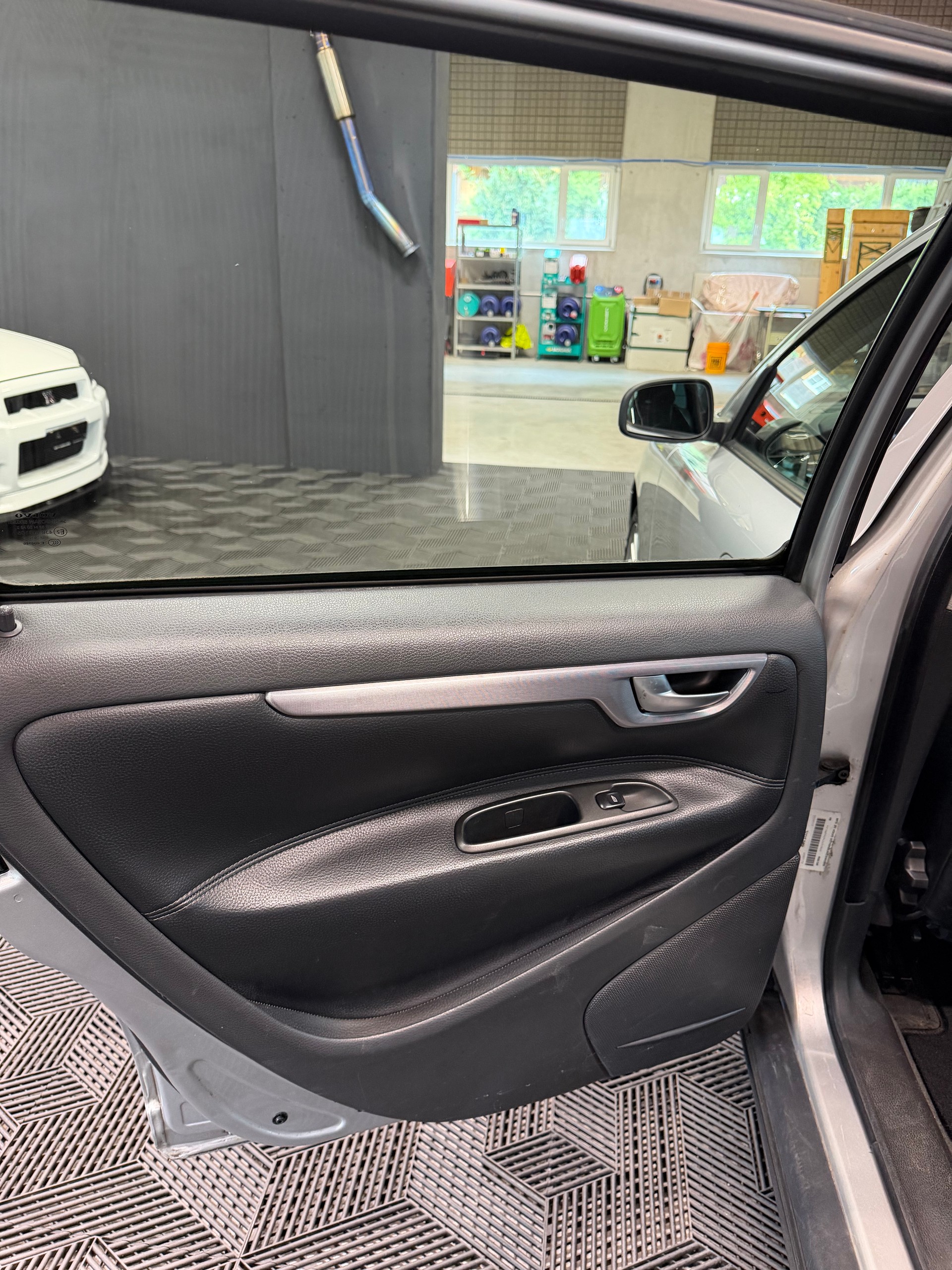 VOLVO V70 2.5T-image-14
