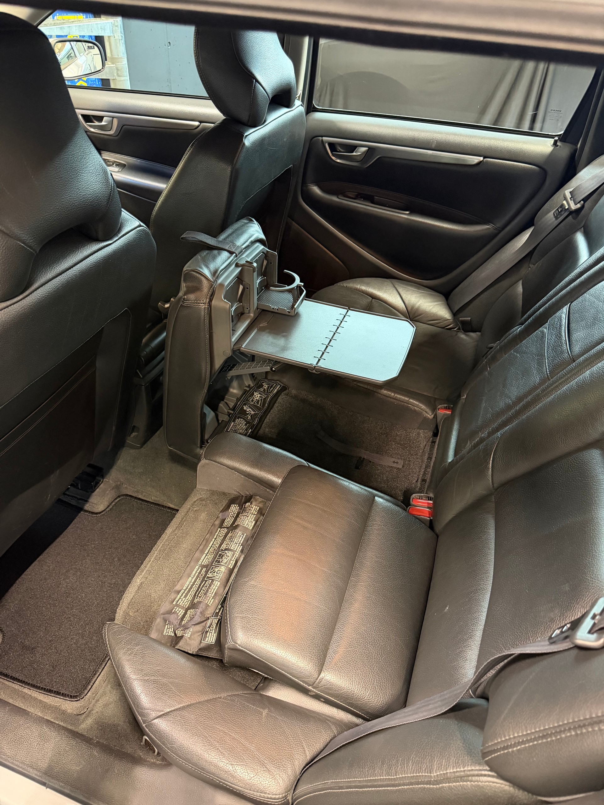 VOLVO V70 2.5T-image-10