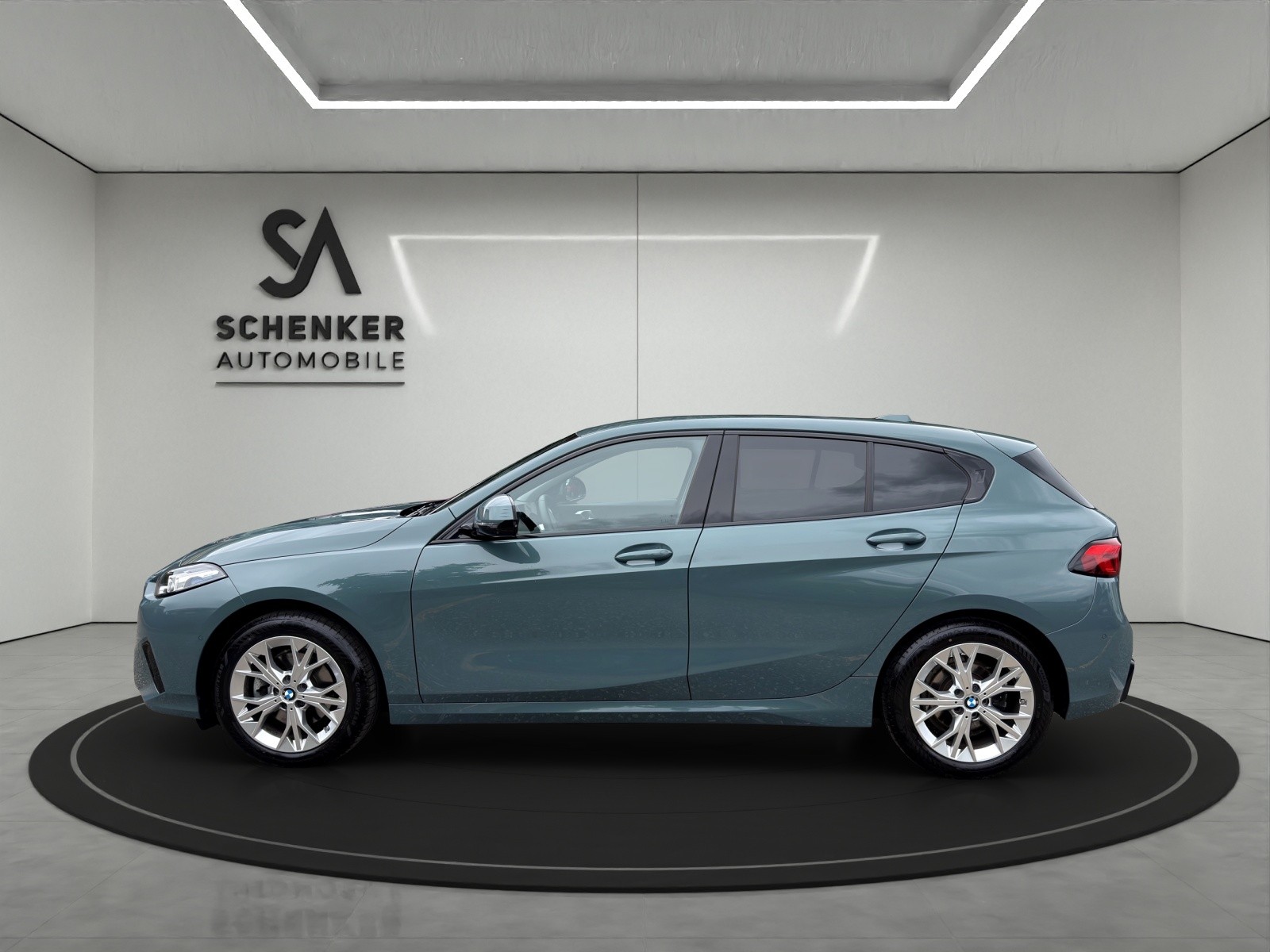 BMW 120 Steptronic-showroom-element-2