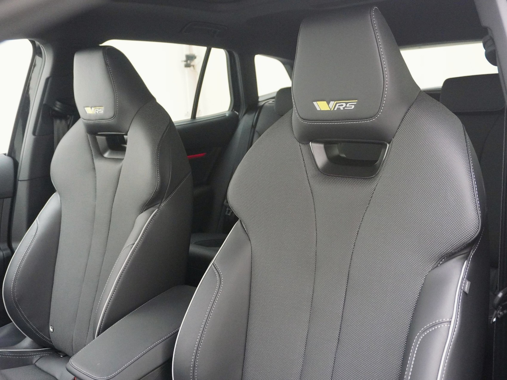SKODA Enyaq iV RS-Suite MAXX-showroom-element-3