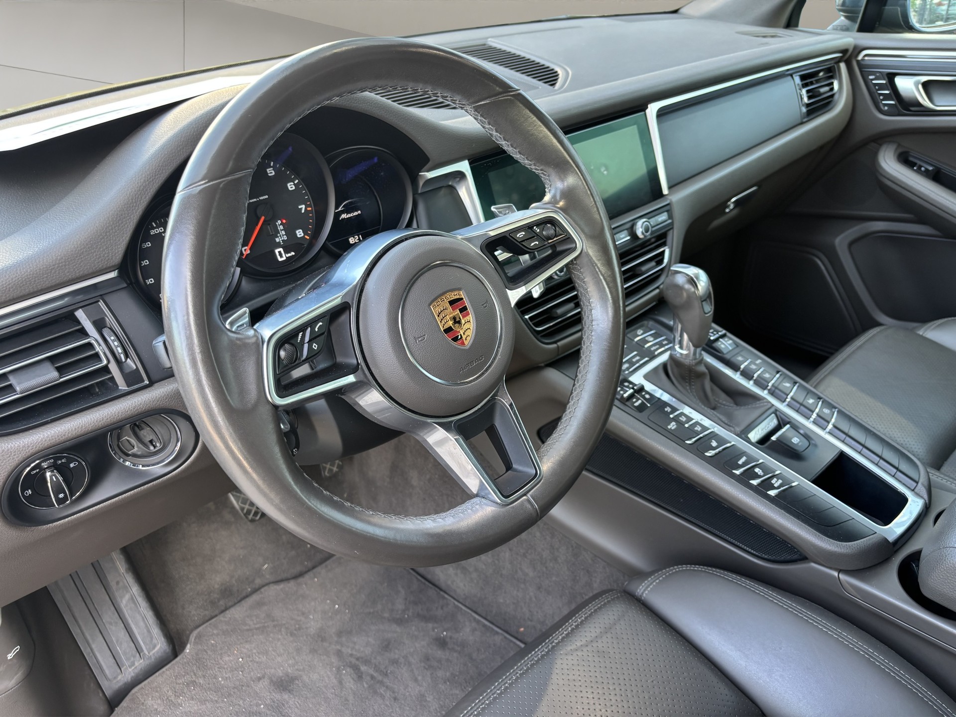 PORSCHE Macan PDK-image-10