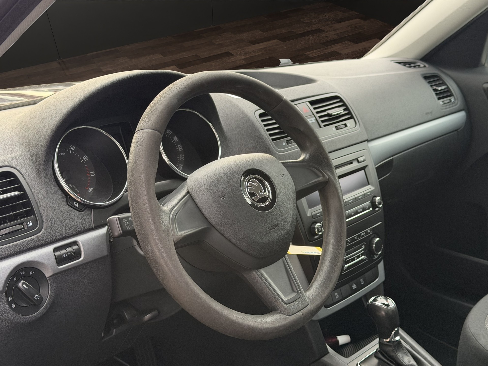 SKODA Yeti 1.8 TSI Active Outdoor 4x4 DSG-image-8
