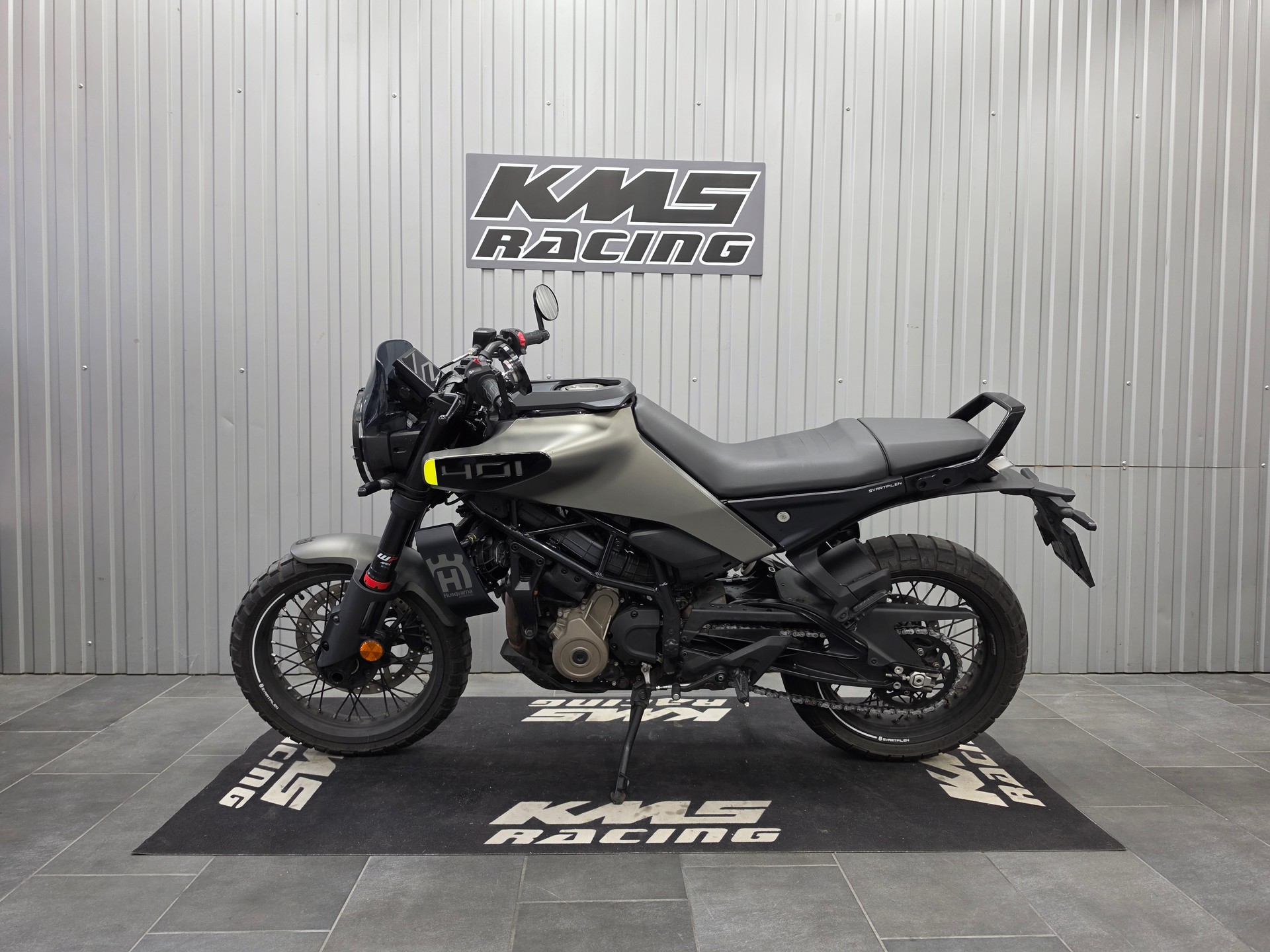 HUSQVARNA Svartpilen 401-image-3
