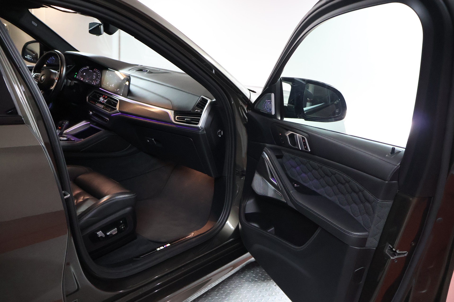 BMW X6M Steptronic M Competition-image-15