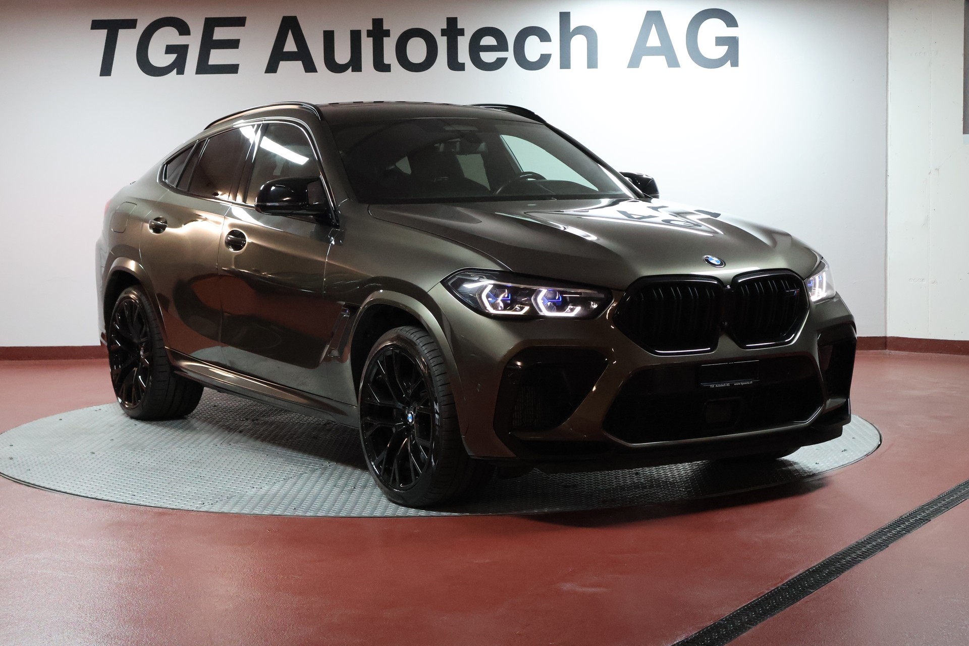 BMW X6M Steptronic M Competition-showroom-element-2