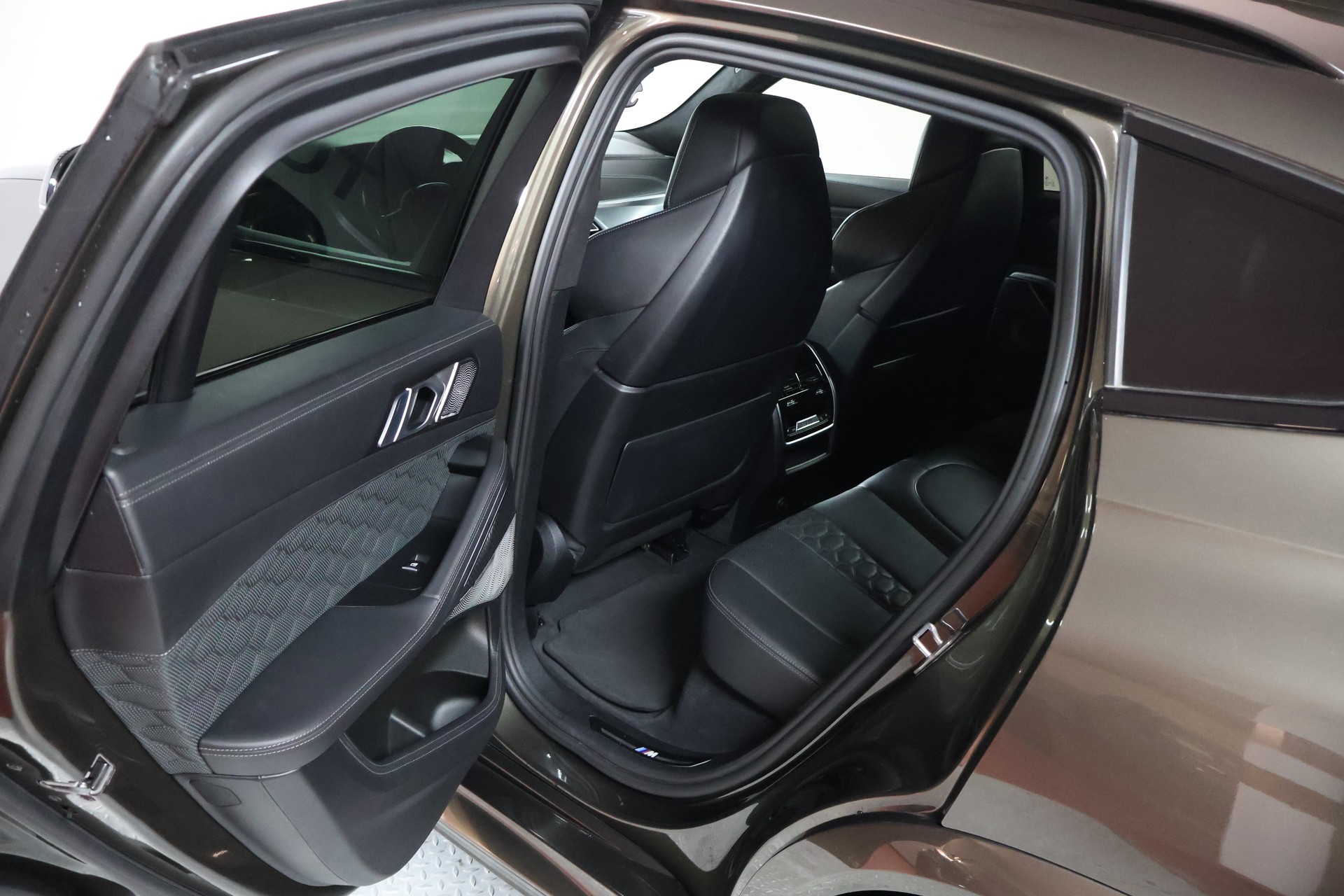 BMW X6M Steptronic M Competition-image-17