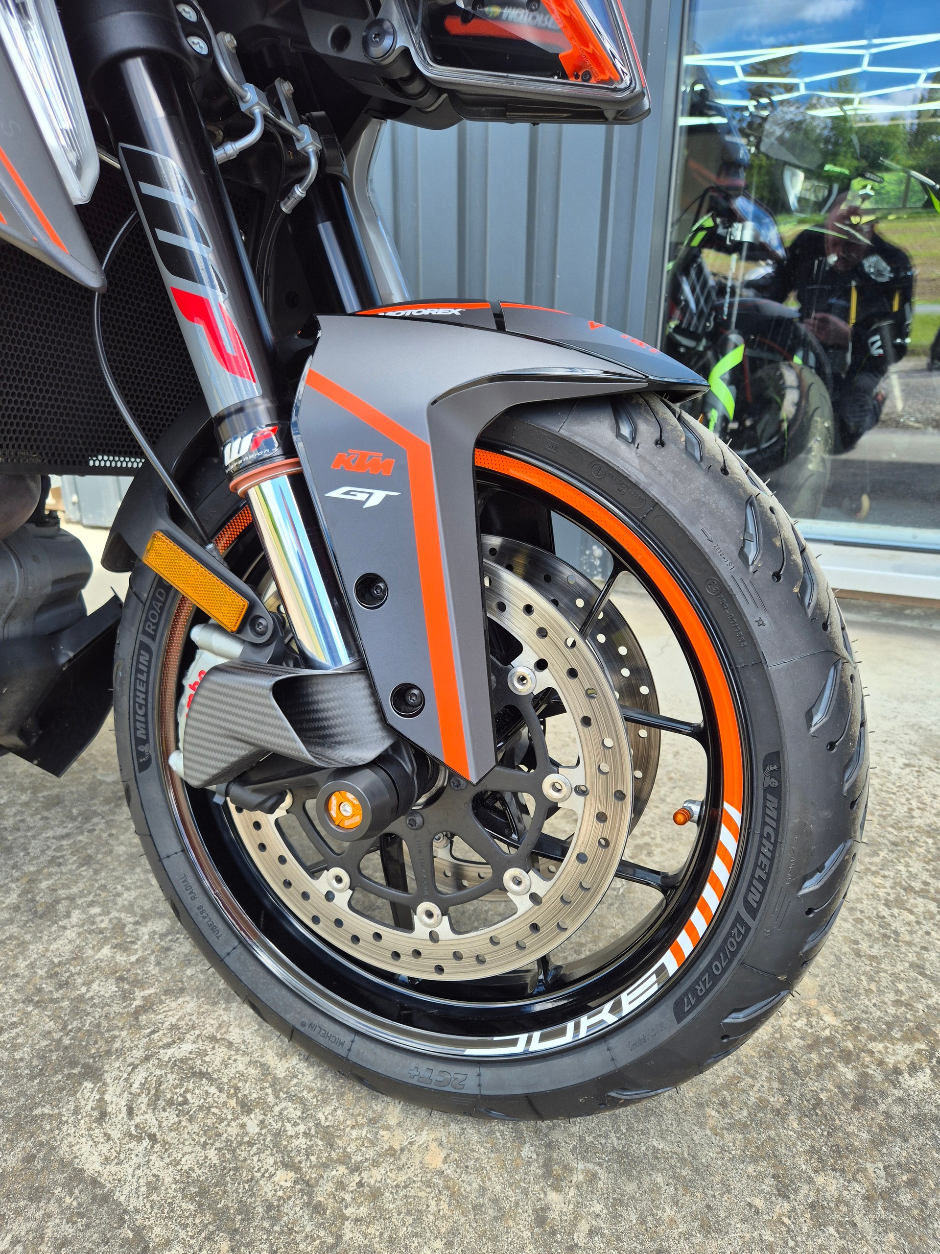 KTM 1290 Super Duke GT-image-8