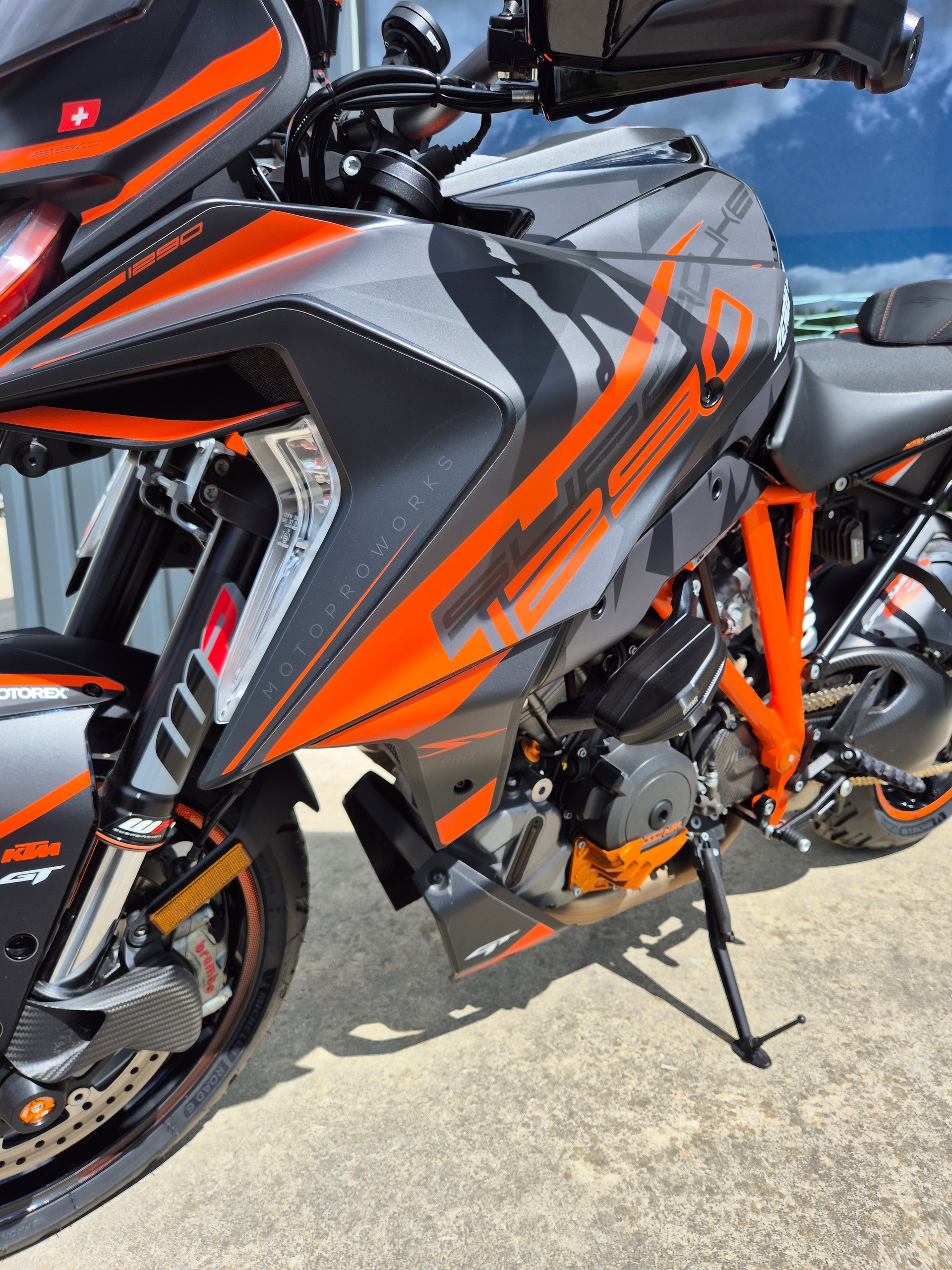 KTM 1290 Super Duke GT-image-11