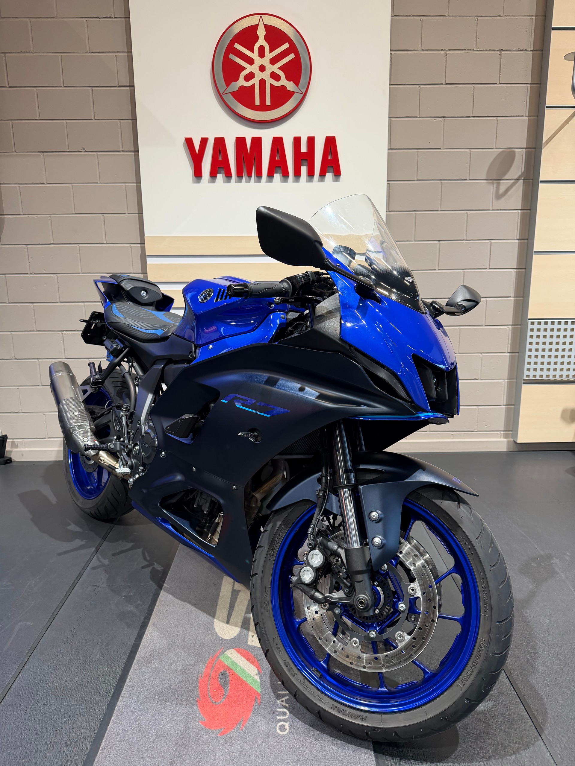 YAMAHA YZF-R7-image-0