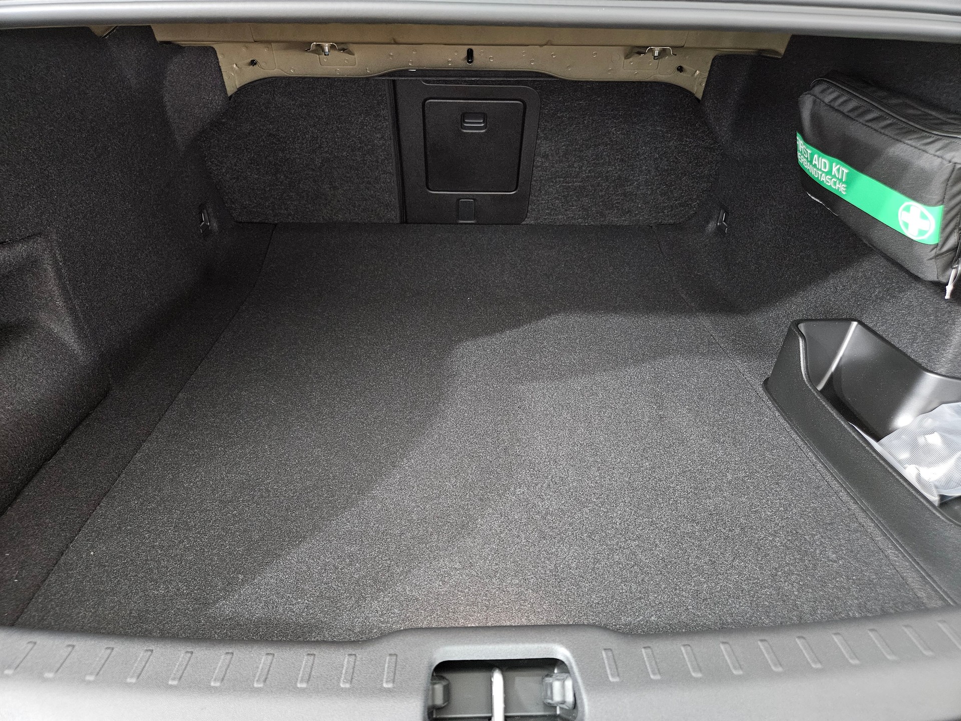 VOLVO S90 2.0 T8 TE Ultimate Dark eA-image-6