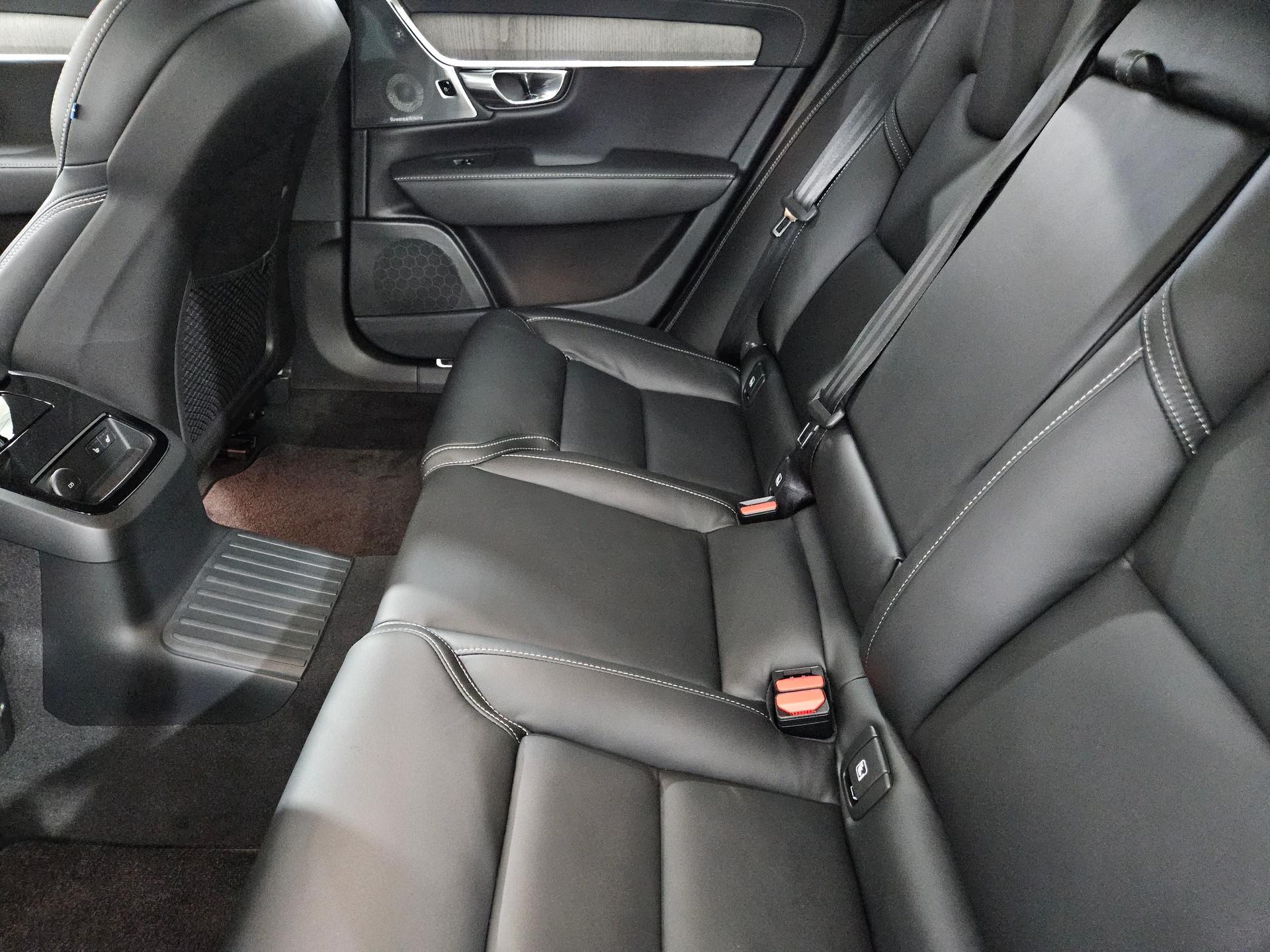 VOLVO S90 2.0 T8 TE Ultimate Dark eA-image-5