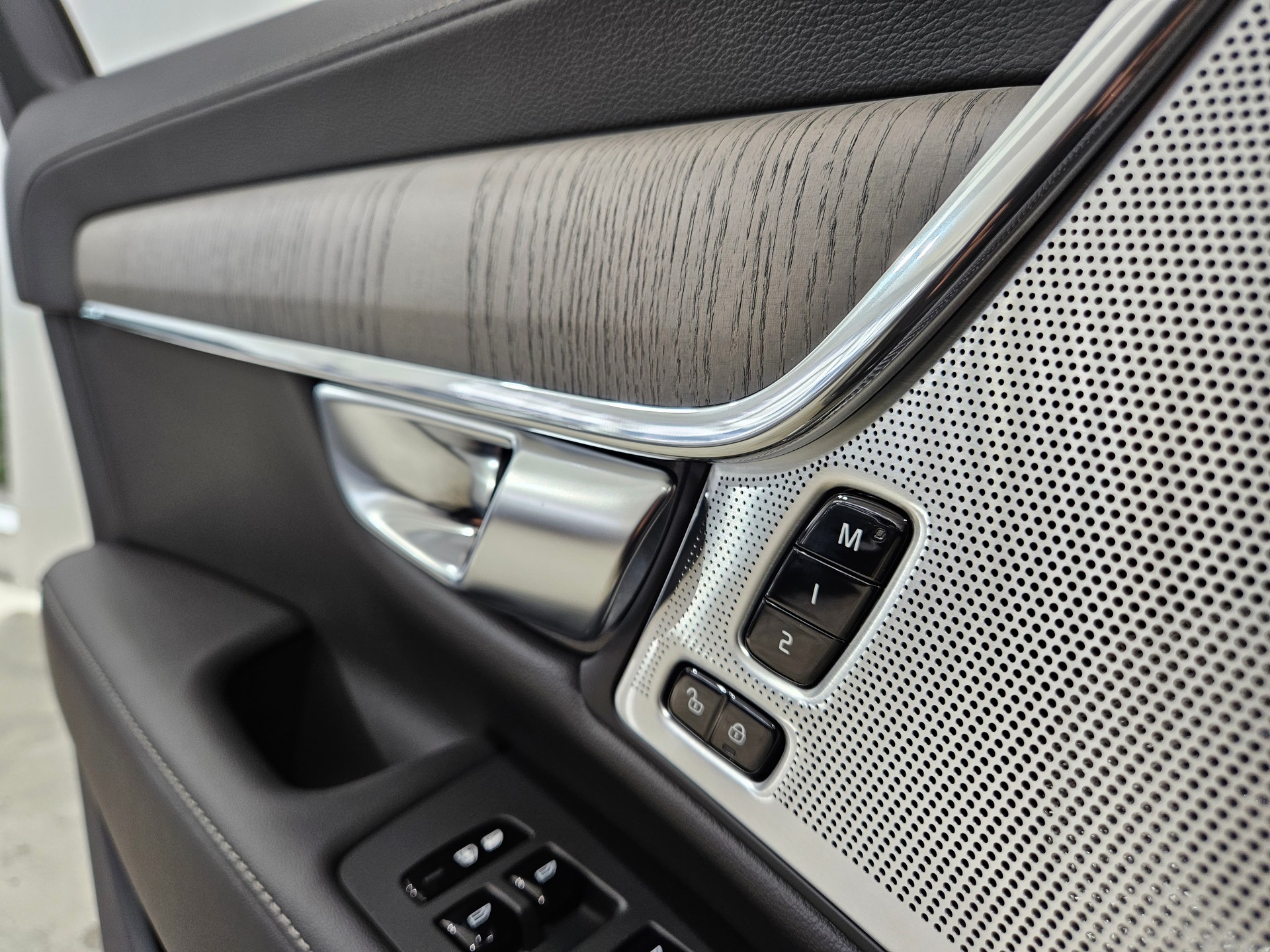 VOLVO S90 2.0 T8 TE Ultimate Dark eA-image-14