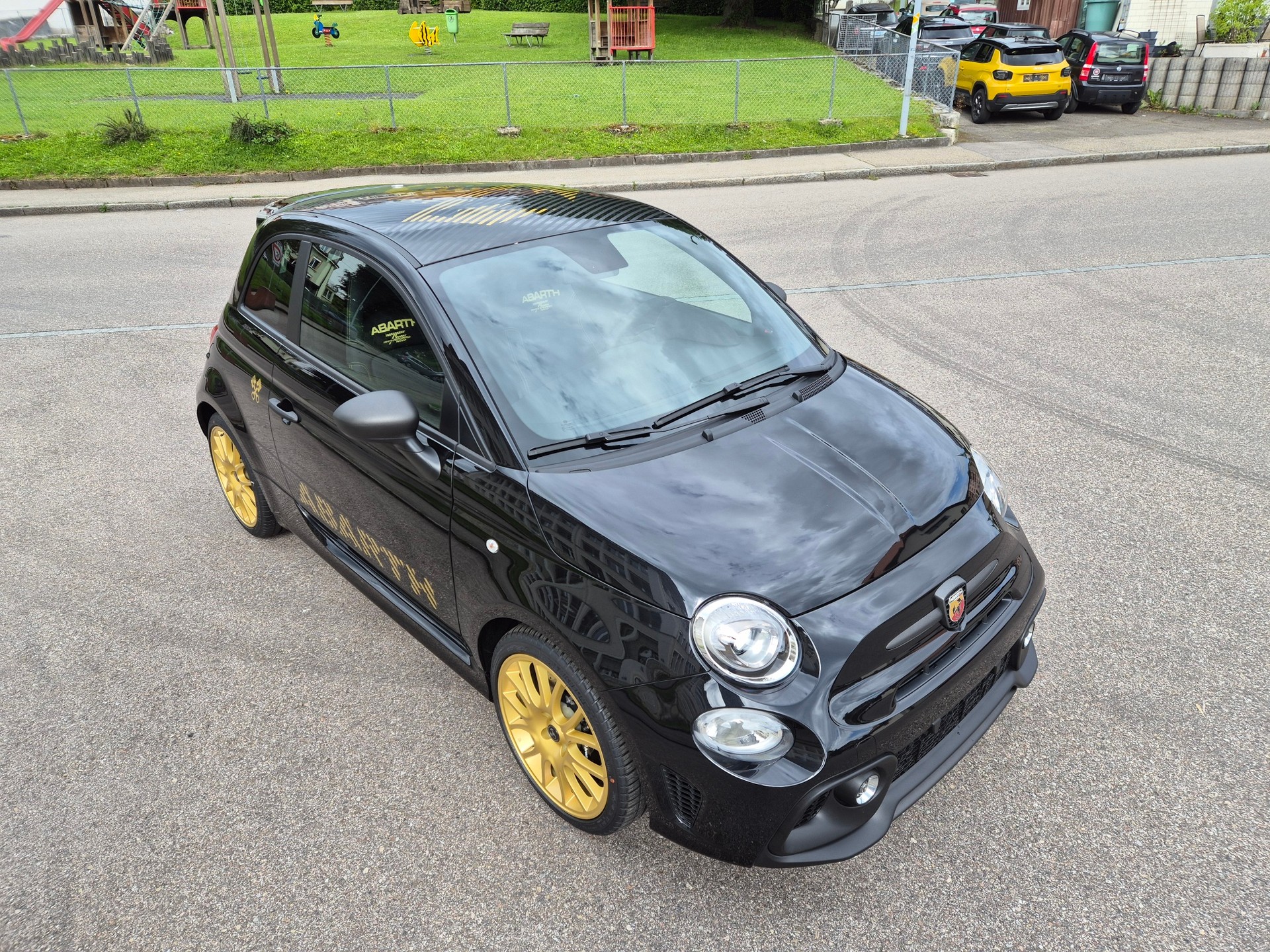 FIAT 695 1.4 16V Turbo Abarth Competizione 75 th Anniversario-image-4