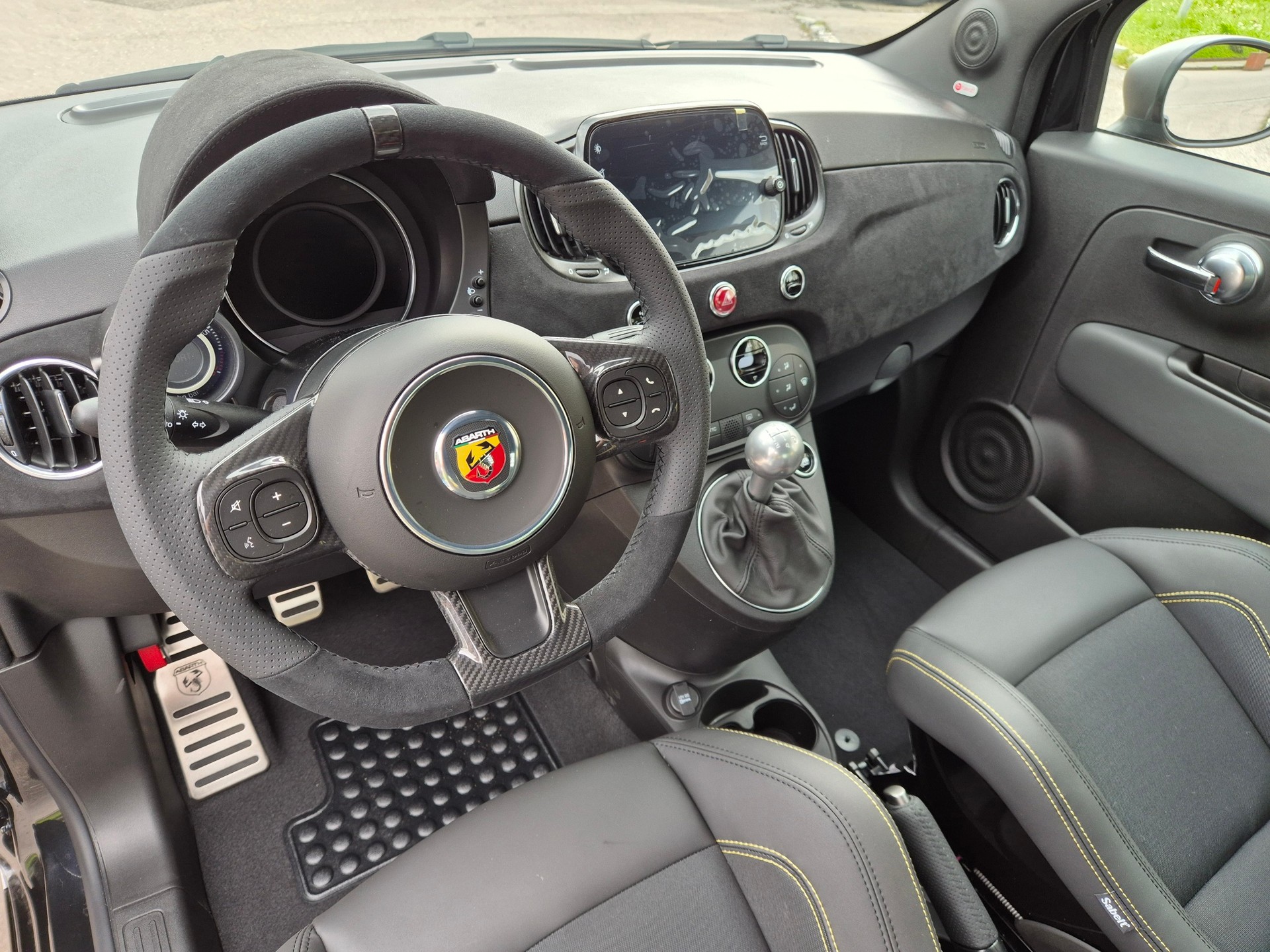 FIAT 695 1.4 16V Turbo Abarth Competizione 75 th Anniversario-image-8