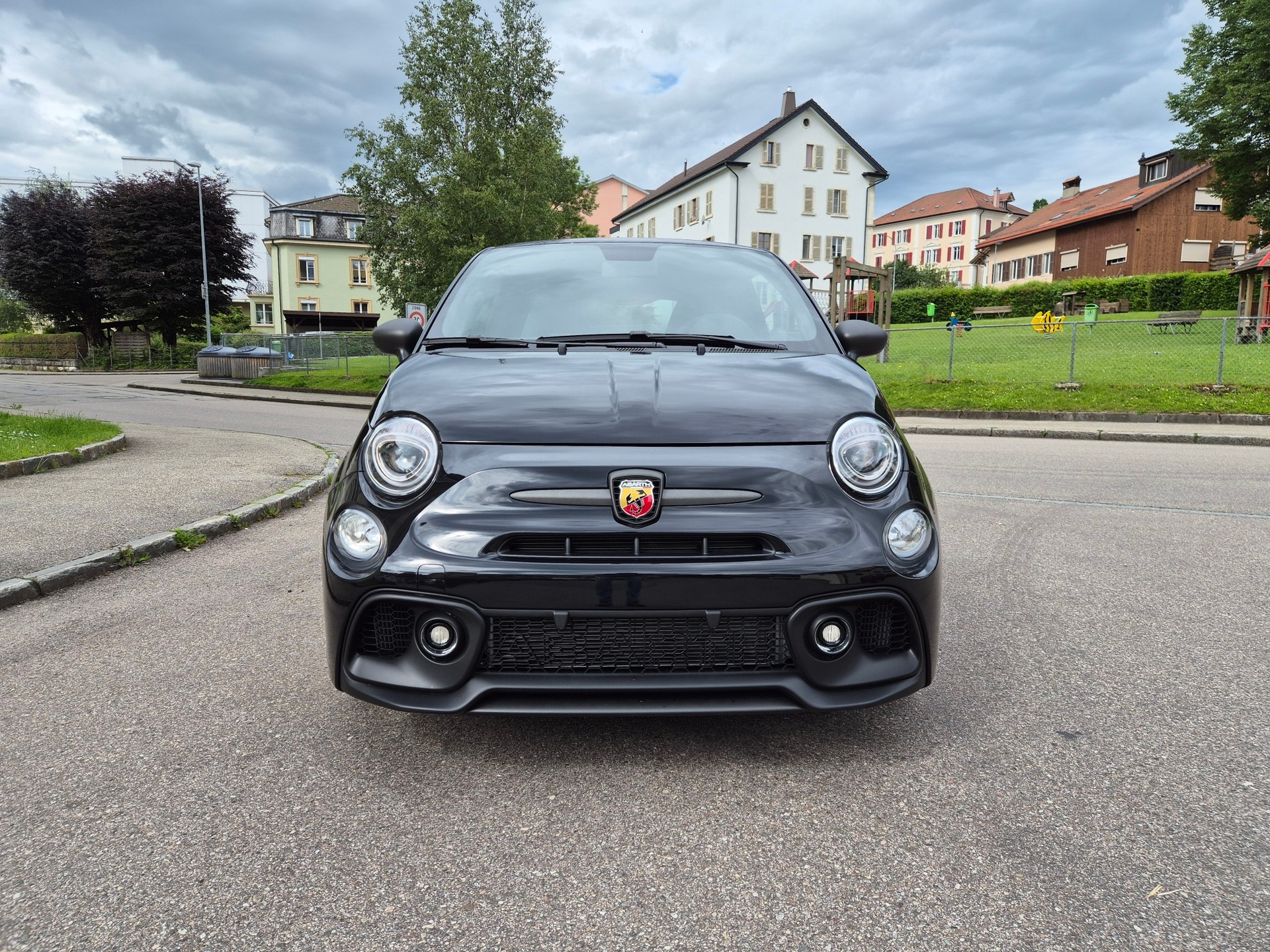 FIAT 695 1.4 16V Turbo Abarth Competizione 75 th Anniversario-image-5