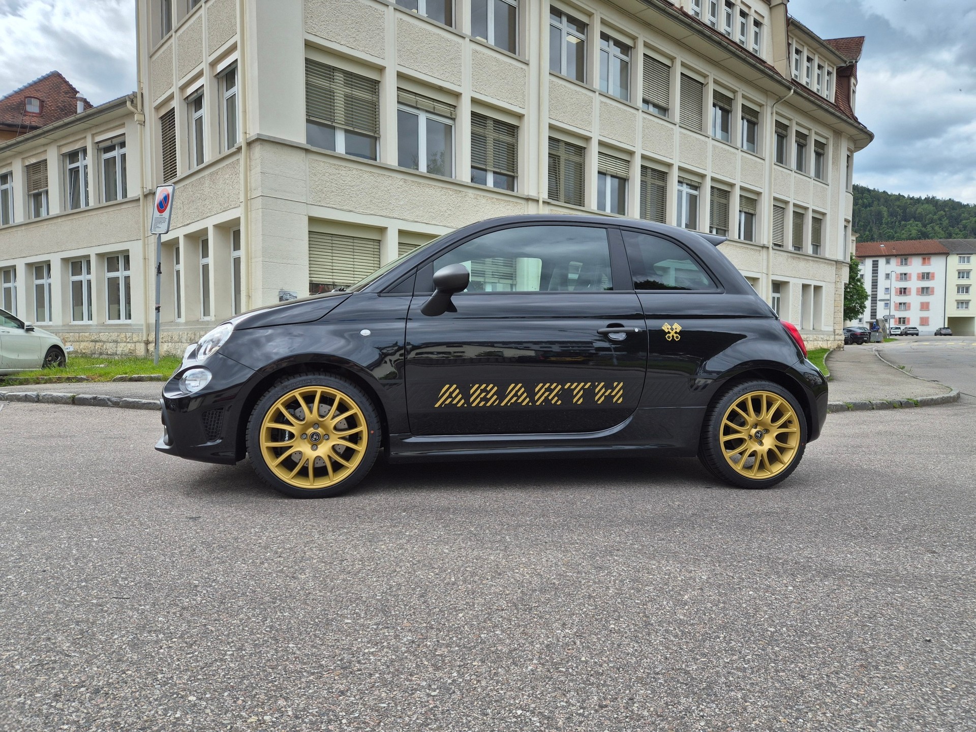 FIAT 695 1.4 16V Turbo Abarth Competizione 75 th Anniversario-showroom-element-1
