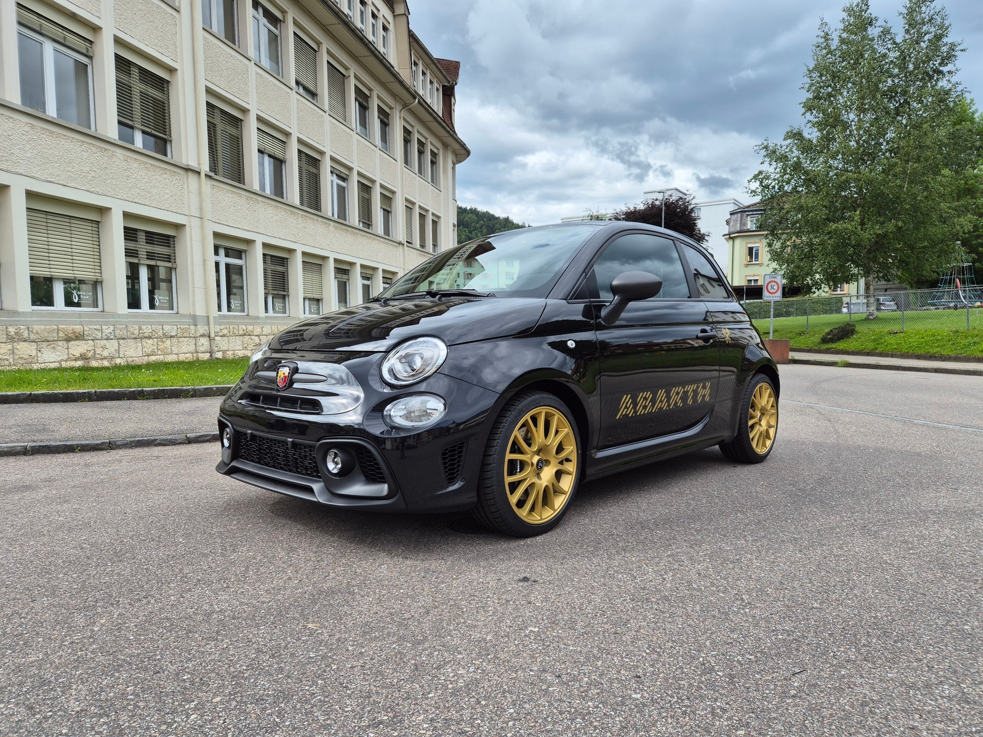 FIAT 695 1.4 16V Turbo Abarth Competizione 75 th Anniversario