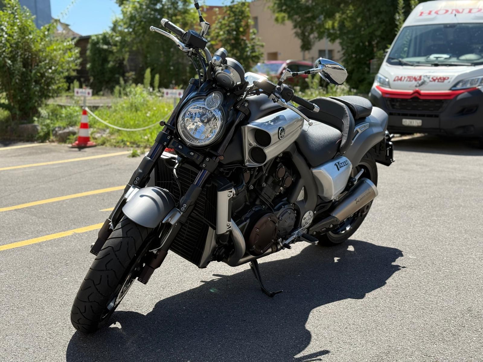 YAMAHA V-MAX-image-0