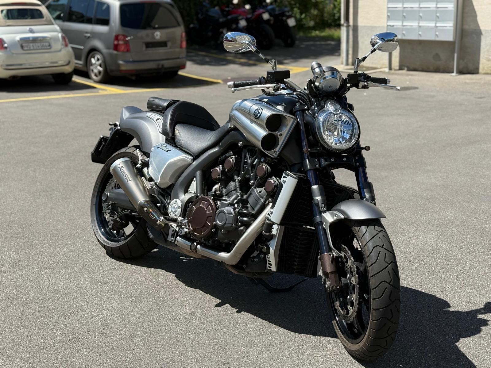 YAMAHA V-MAX-image-1
