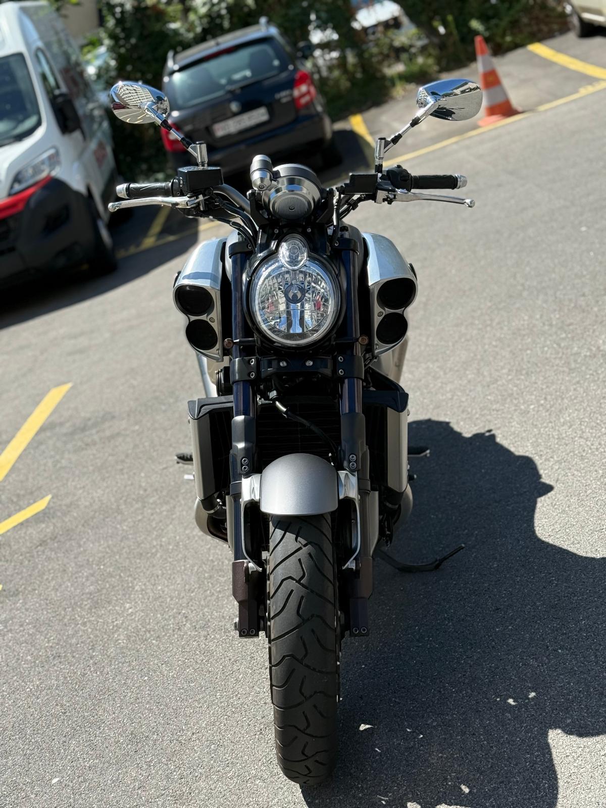 YAMAHA V-MAX-image-4