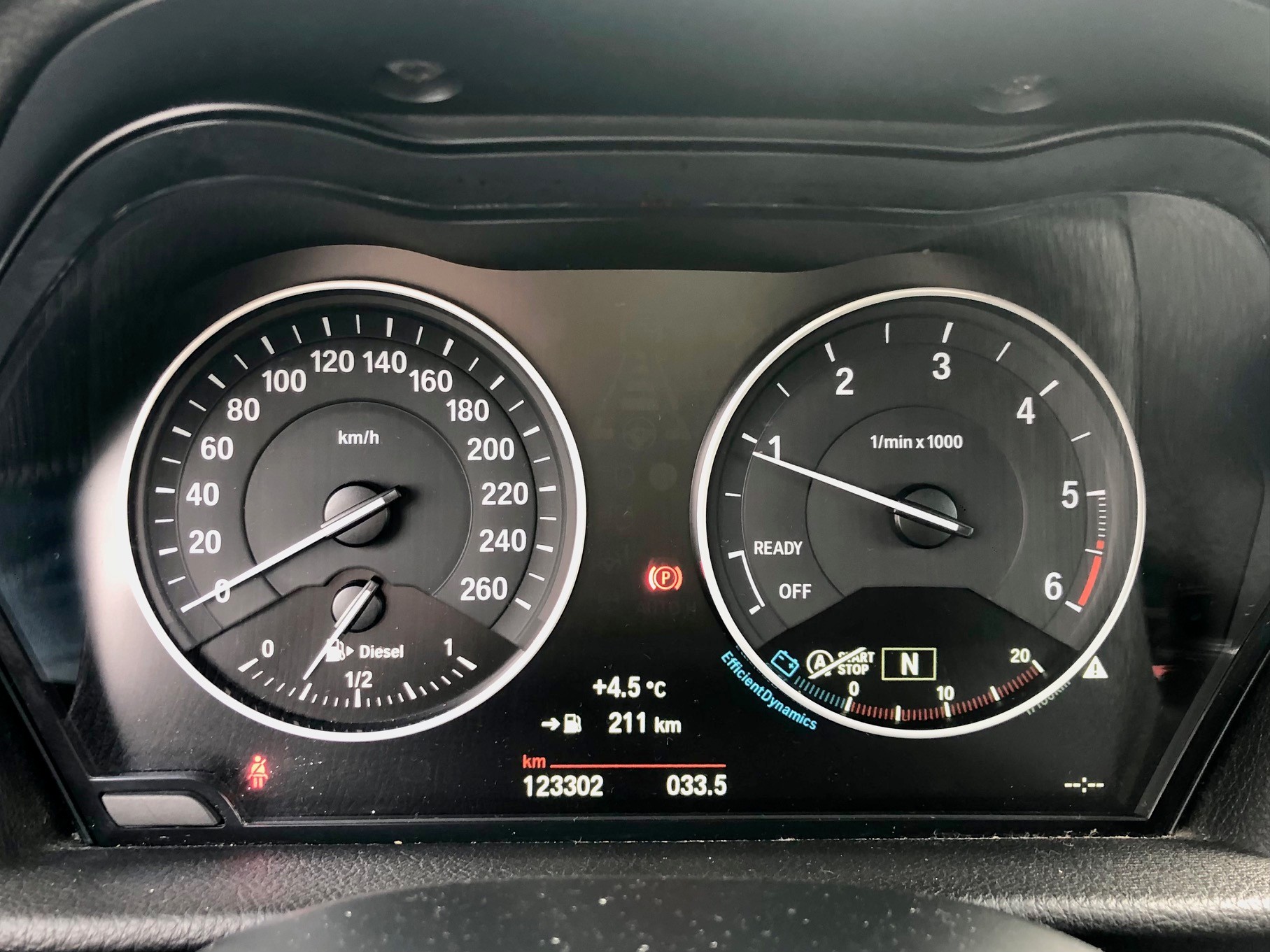 BMW 216d Active Tourer-image-10