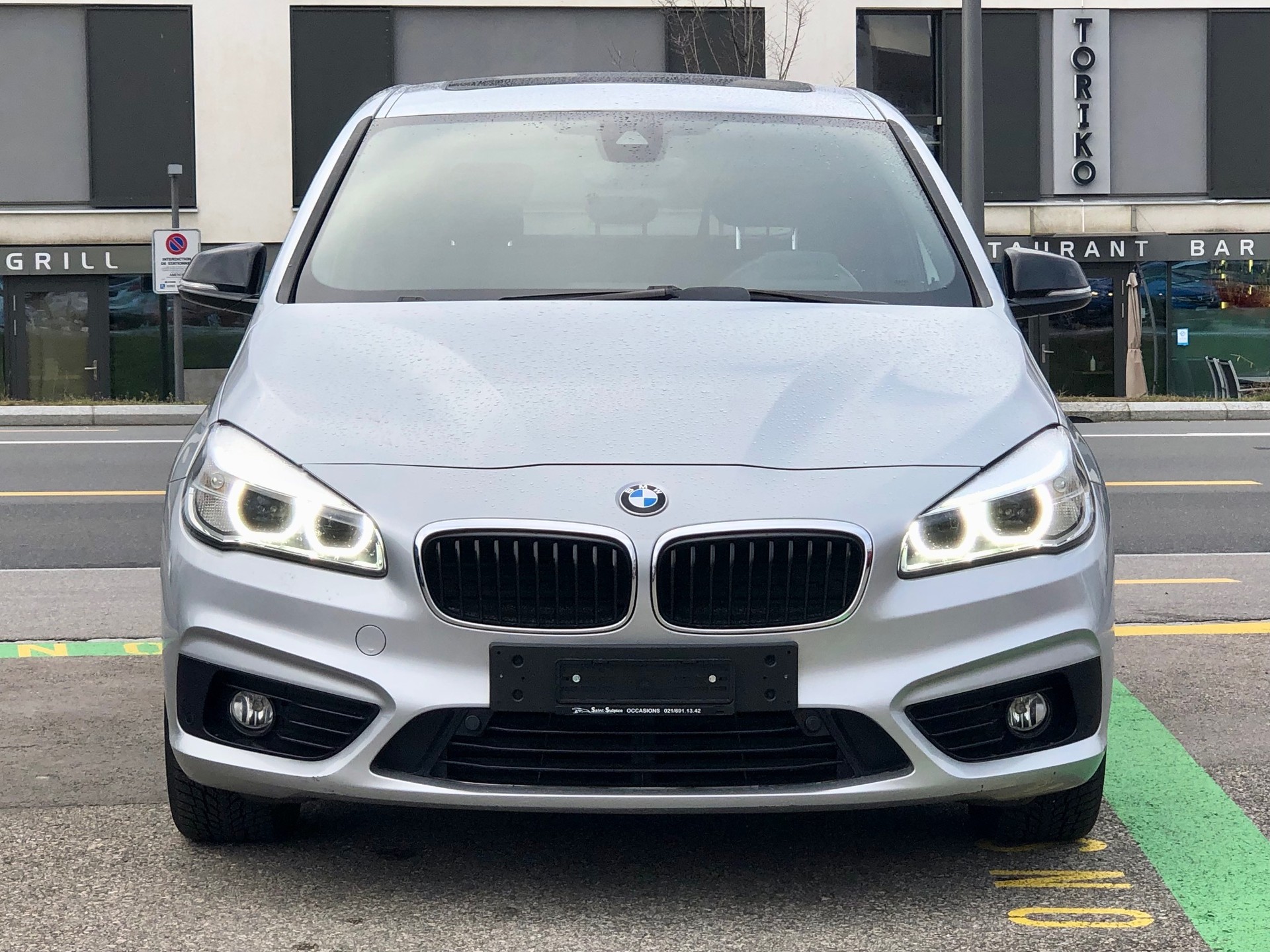 BMW 216d Active Tourer-showroom-element-1