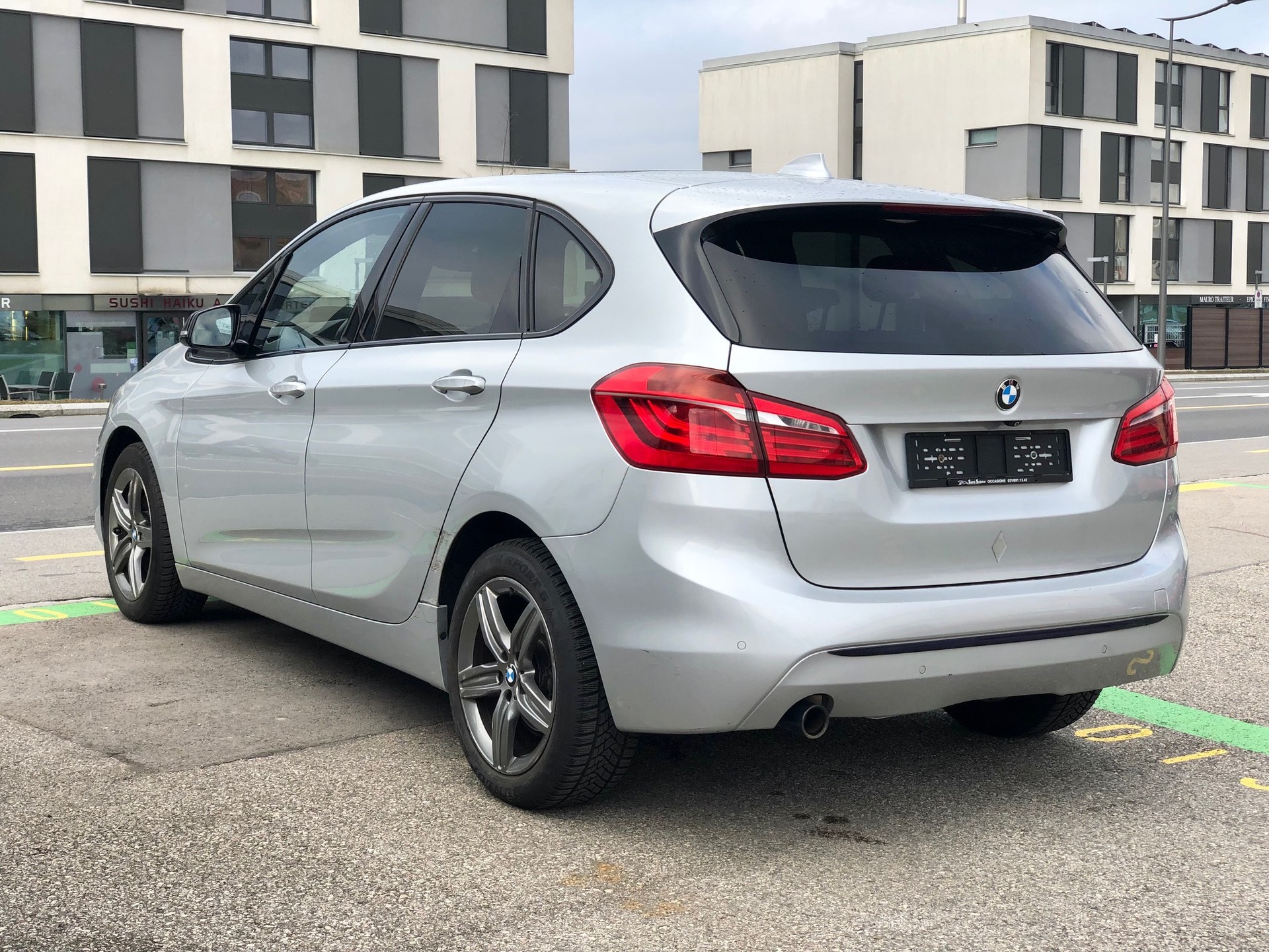 BMW 216d Active Tourer-showroom-element-3