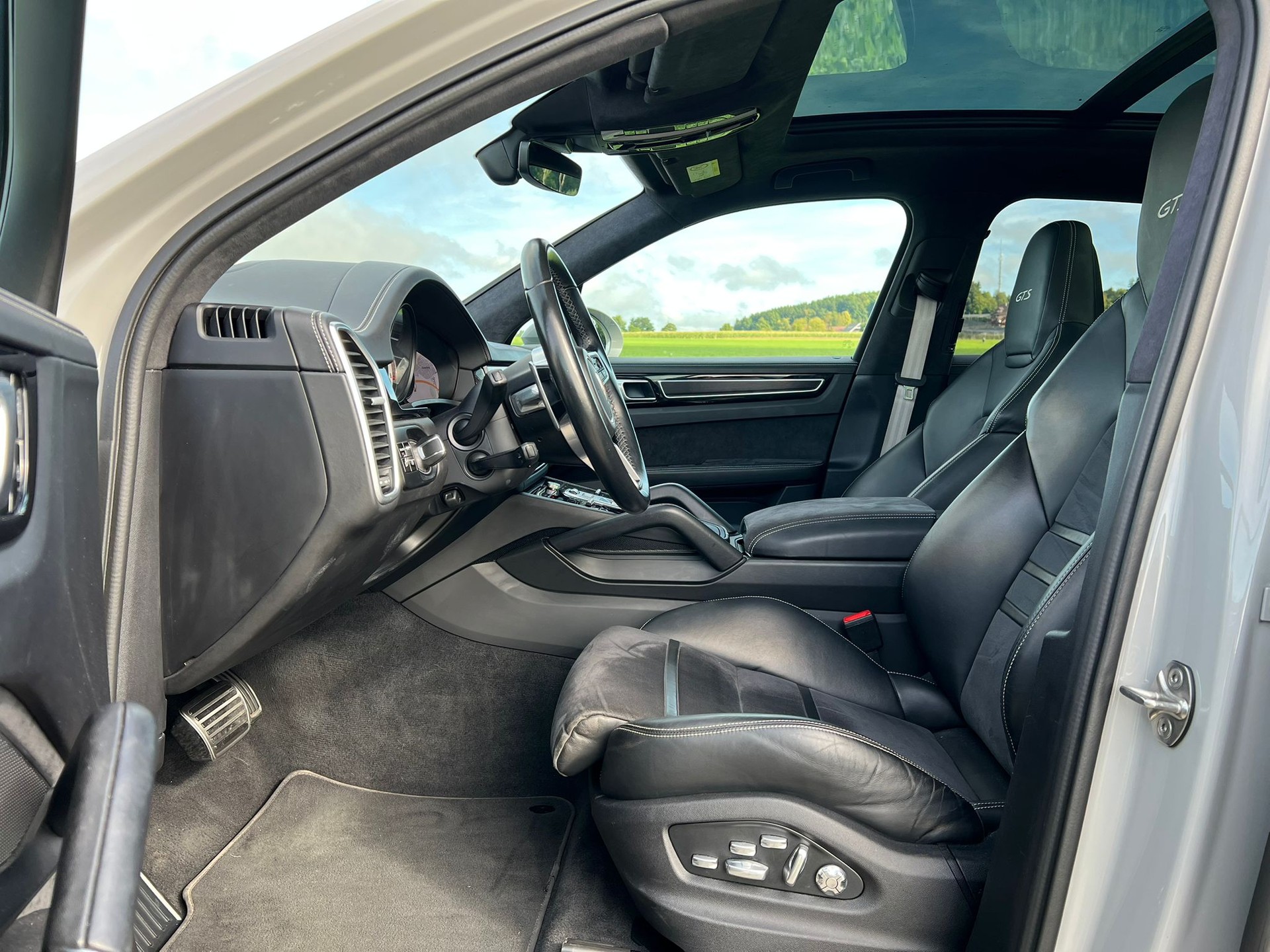 PORSCHE Cayenne GTS-image-10
