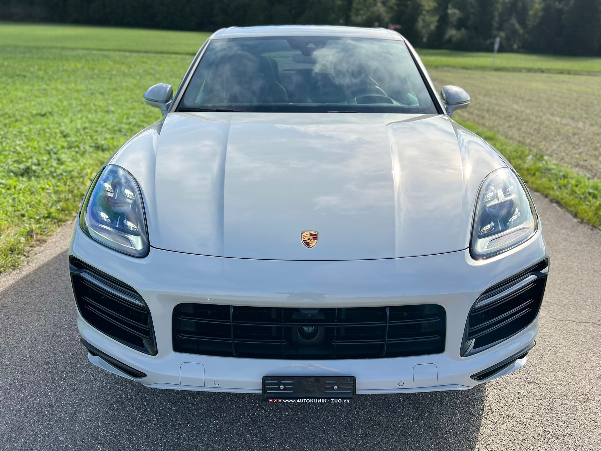 PORSCHE Cayenne GTS-showroom-element-2