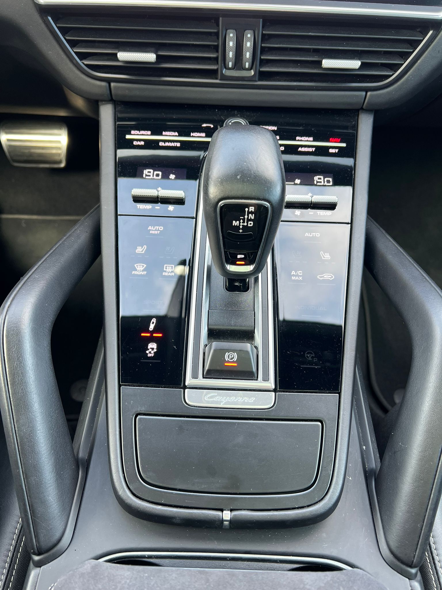 PORSCHE Cayenne GTS-image-24