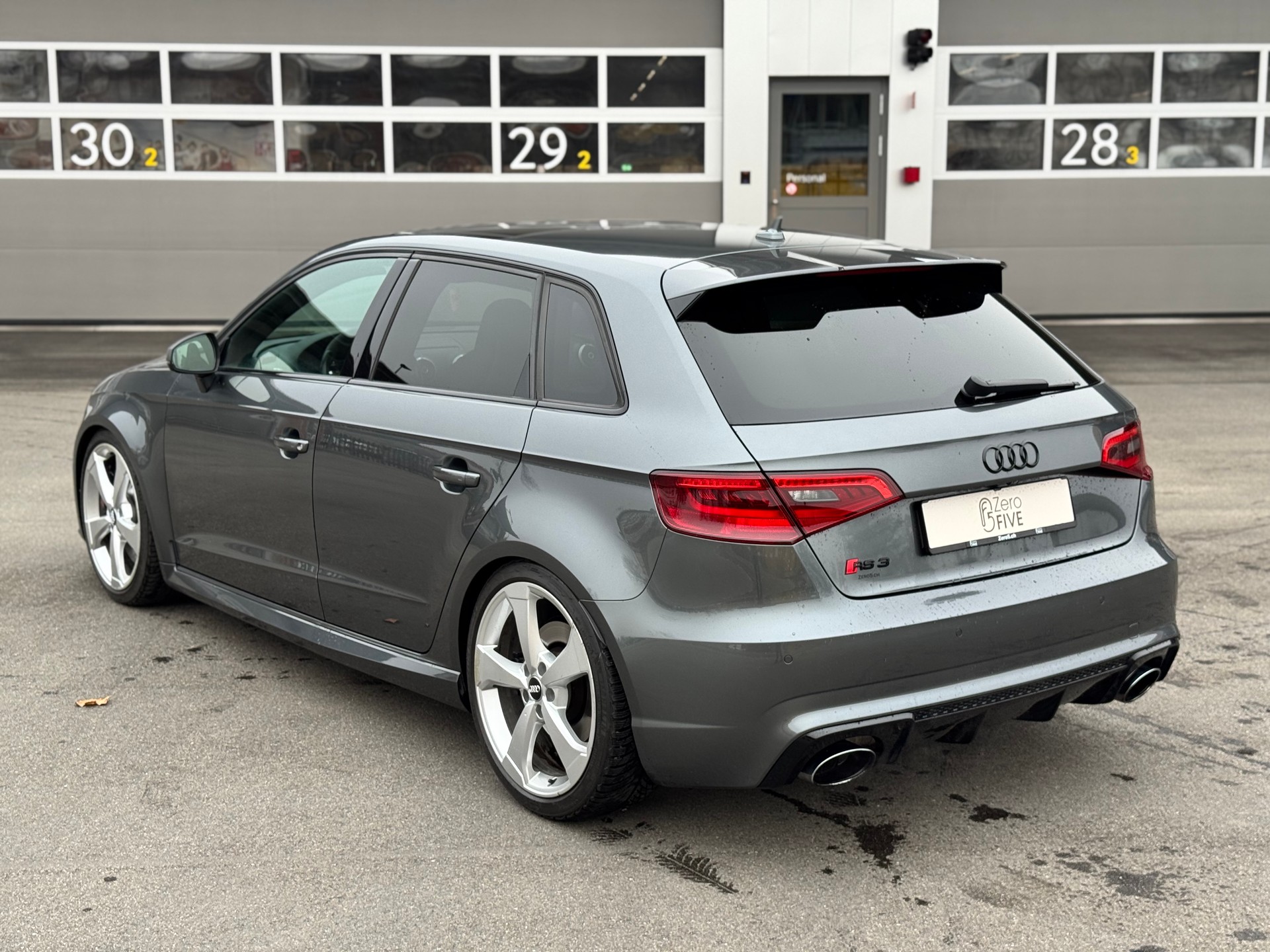 AUDI RS3 2.5 TSI quattro S-tronic-showroom-element-3