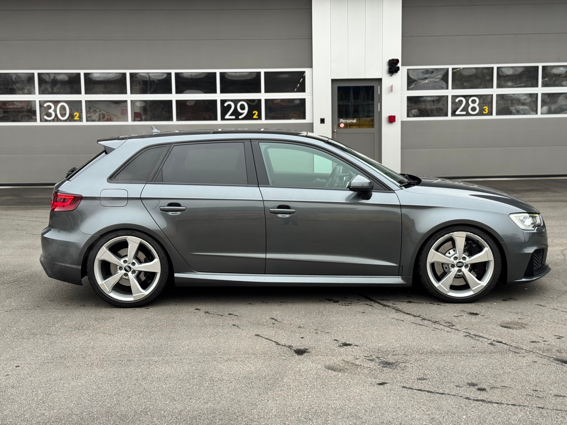 AUDI RS3 2.5 TSI quattro S-tronic-showroom-element-2