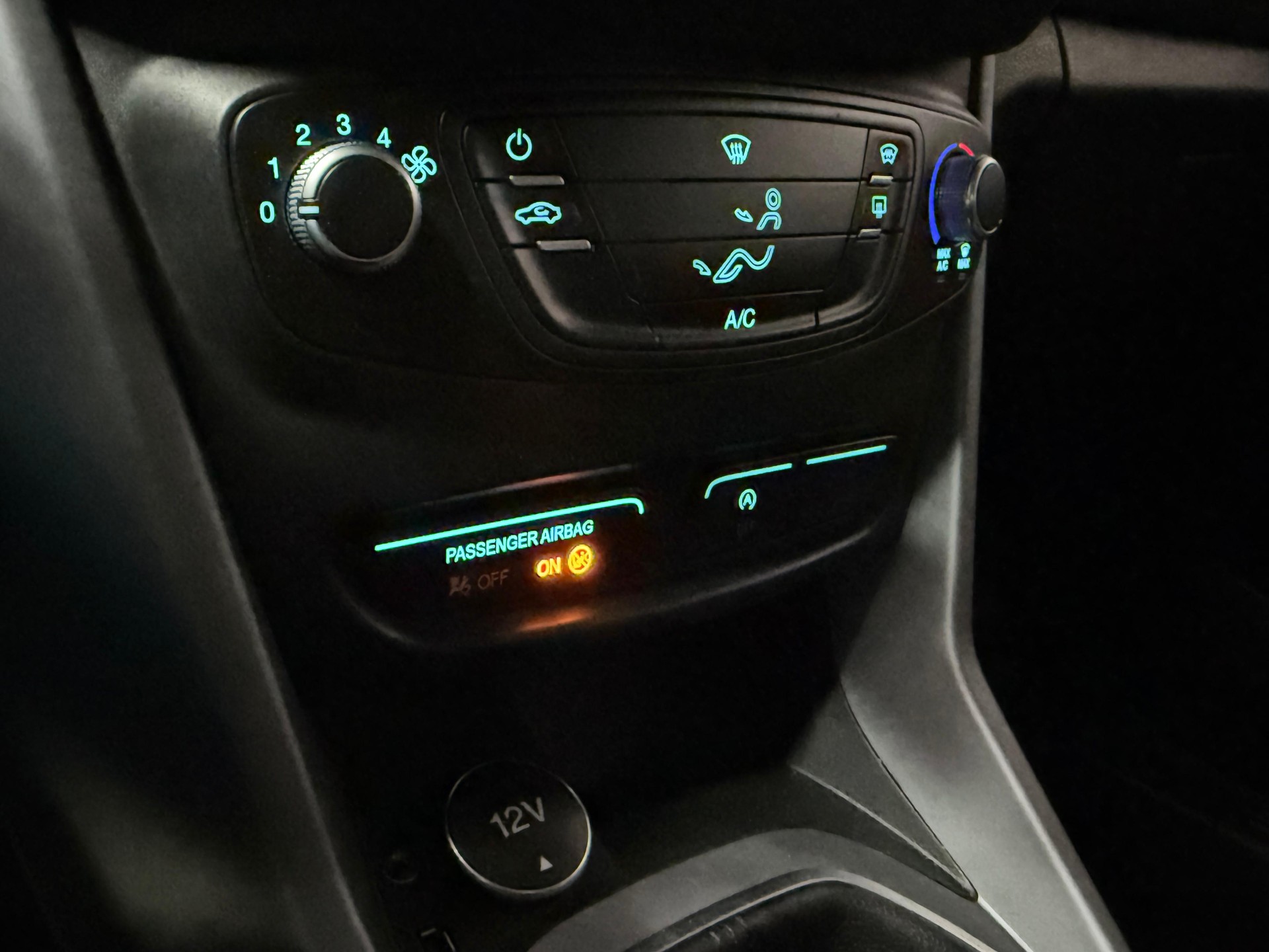 FORD B-Max 1.0 SCTi Titanium-image-13