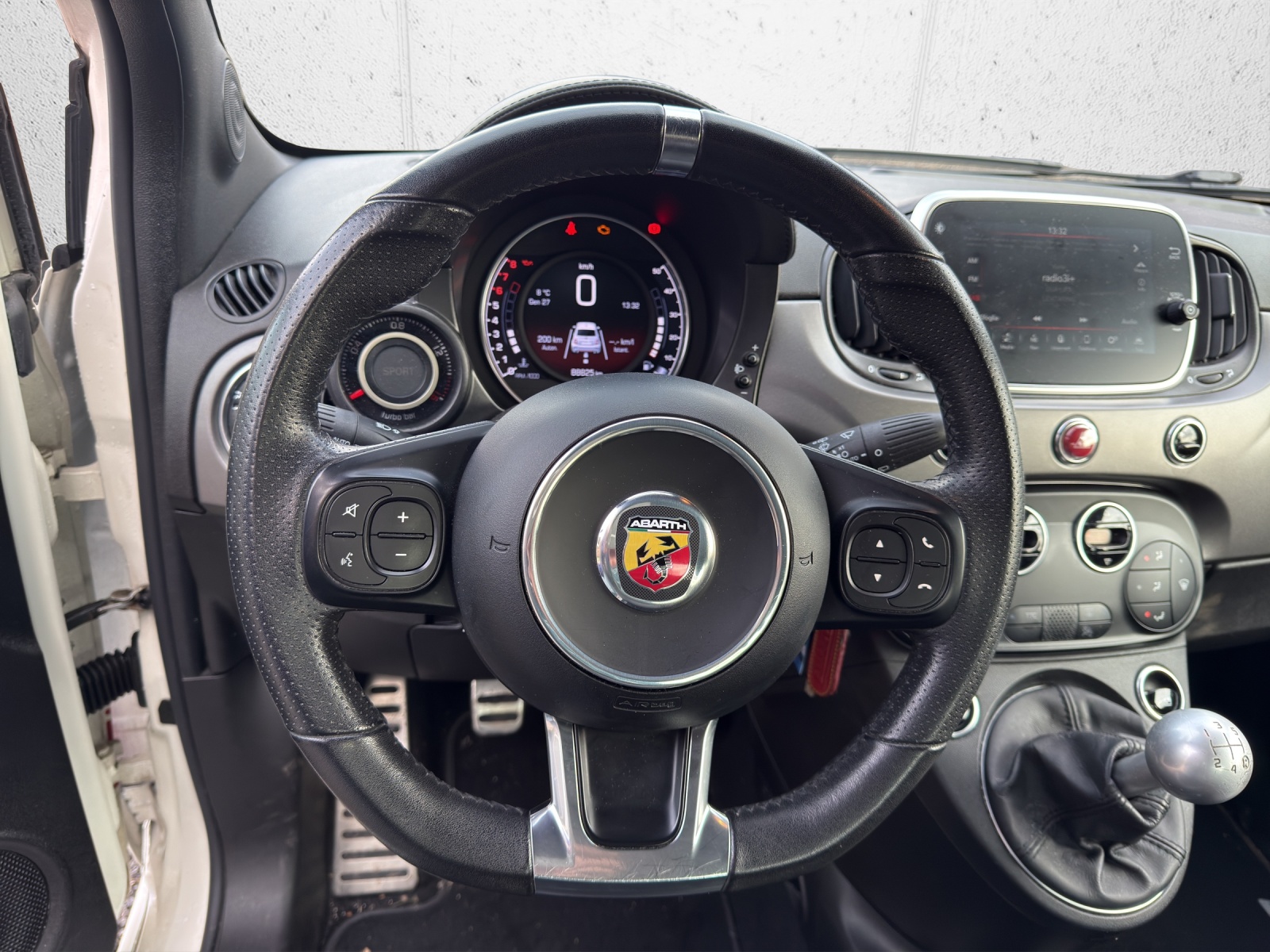 FIAT 595 1.4 16V Turbo Abarth Turismo-image-10