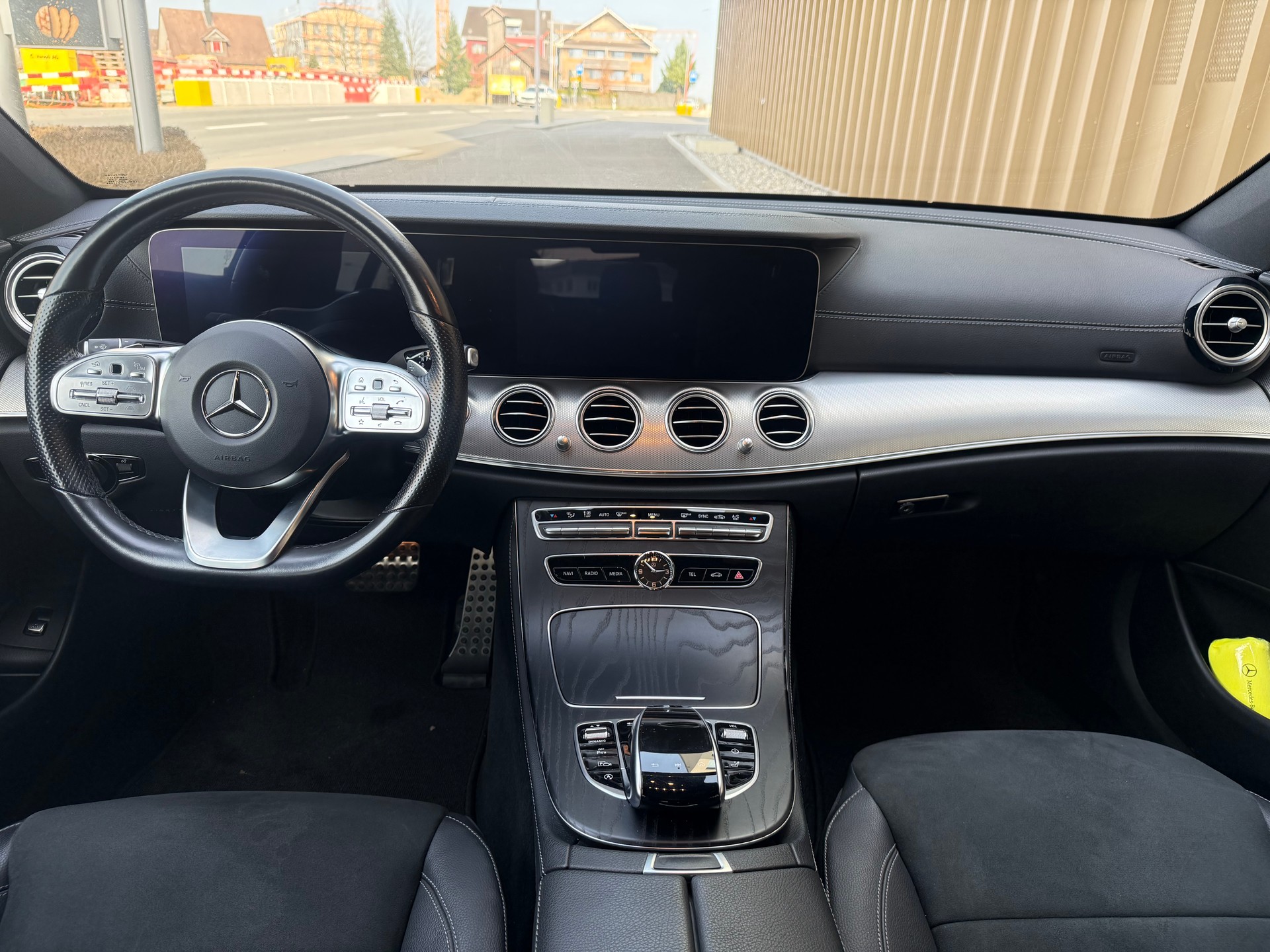 MERCEDES-BENZ E 450 AMG Line 4 Matic 9G-Tronic-image-10