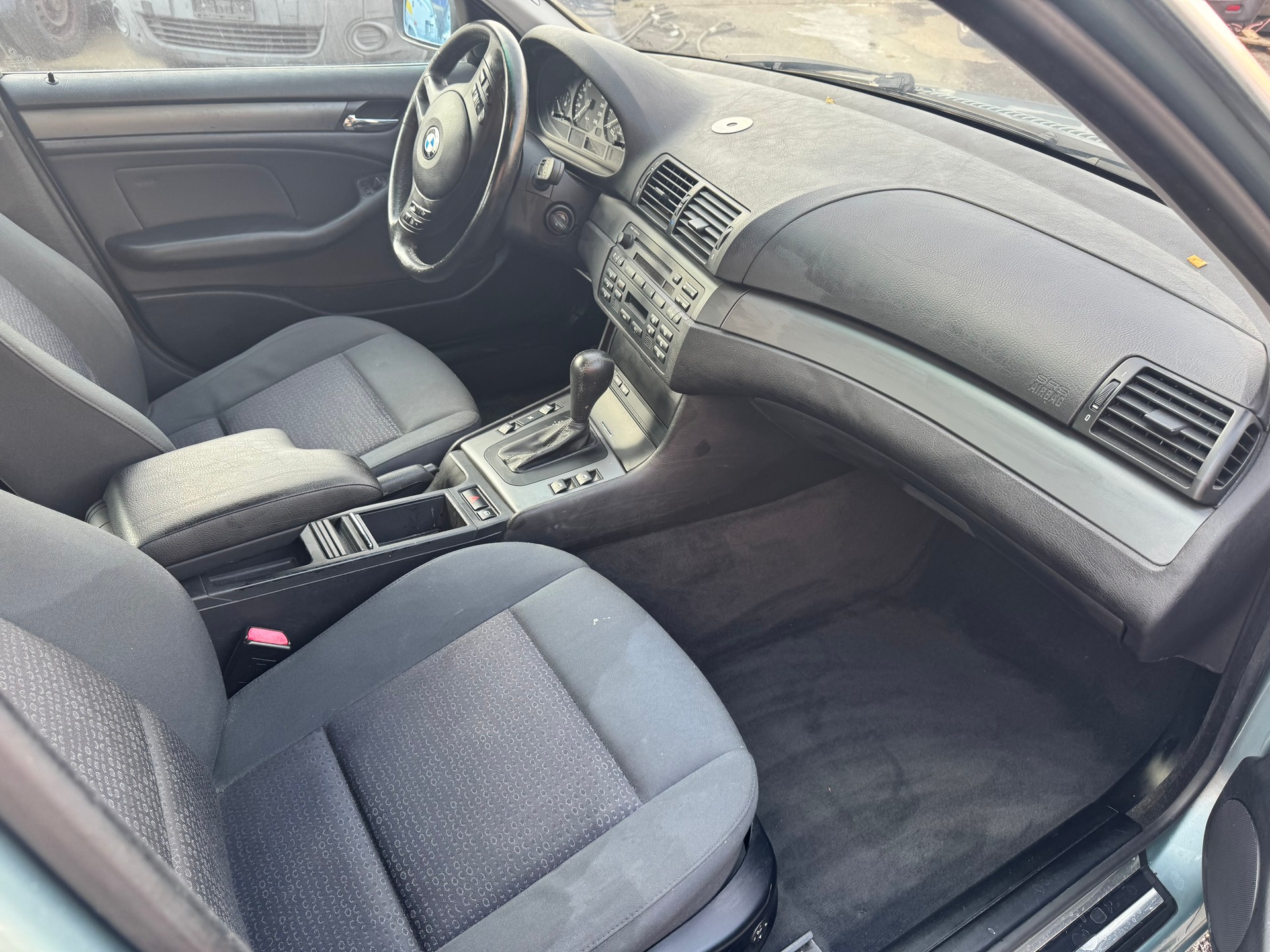 BMW 320-image-7
