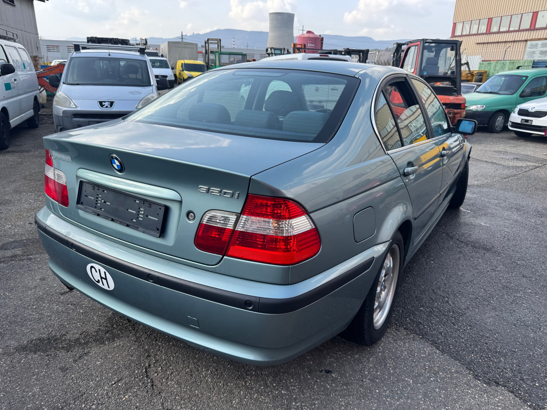 BMW 320-image-3