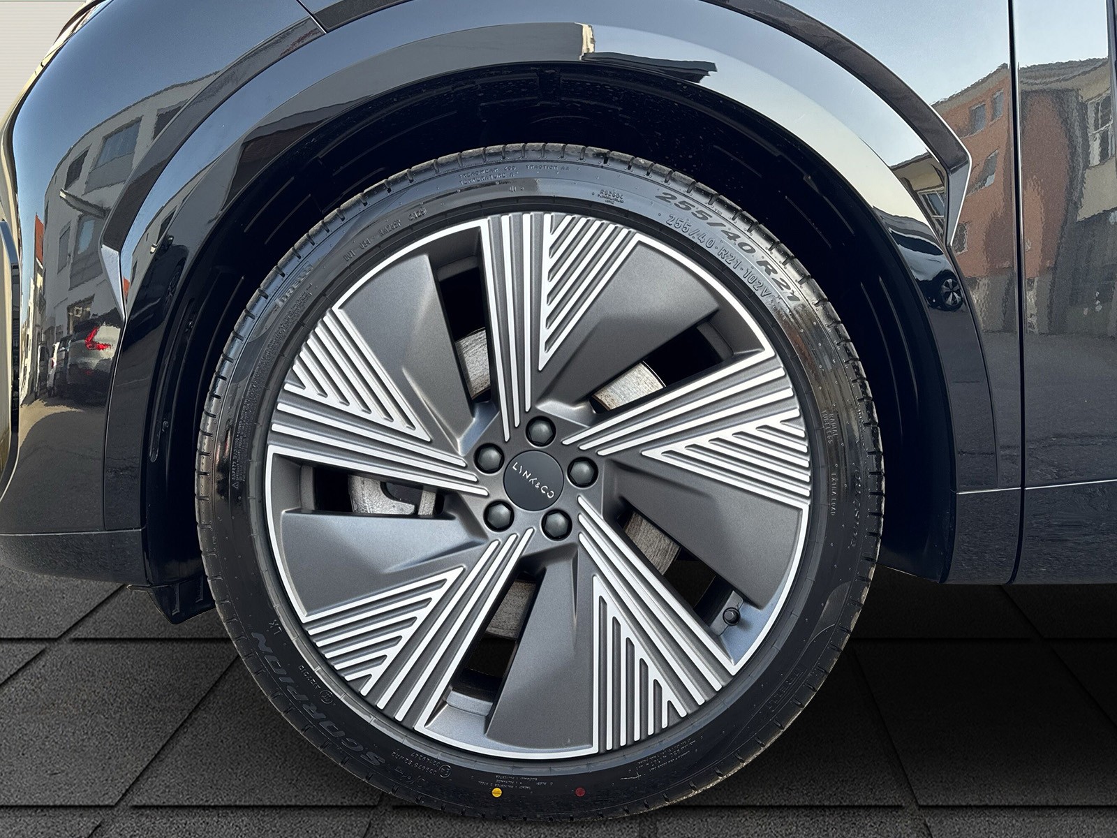 LYNK & CO 08 1.5 PHEV More-image-4