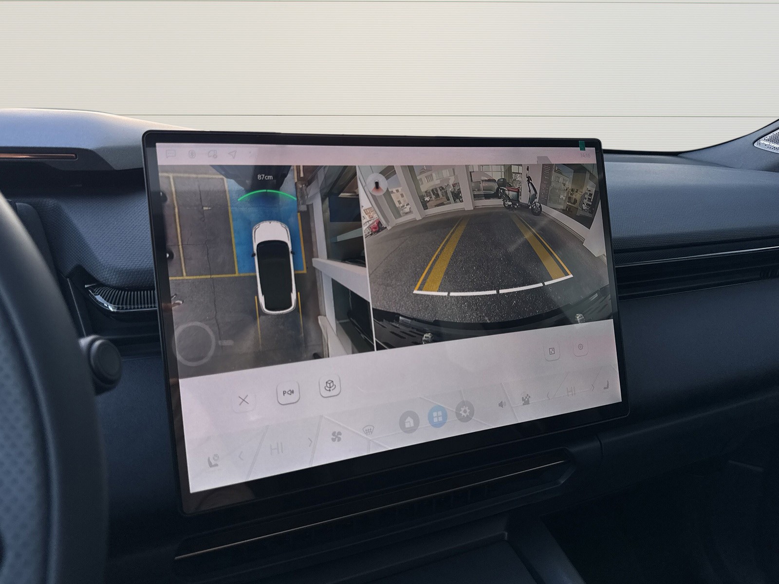 LYNK & CO 08 1.5 PHEV More-image-13