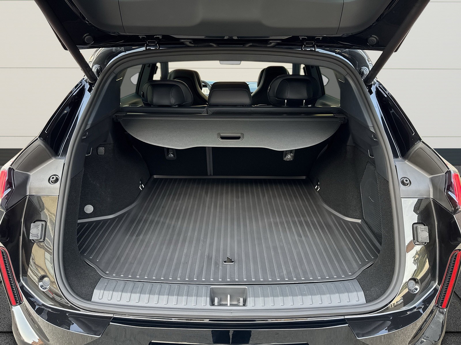 LYNK & CO 08 1.5 PHEV More-image-8