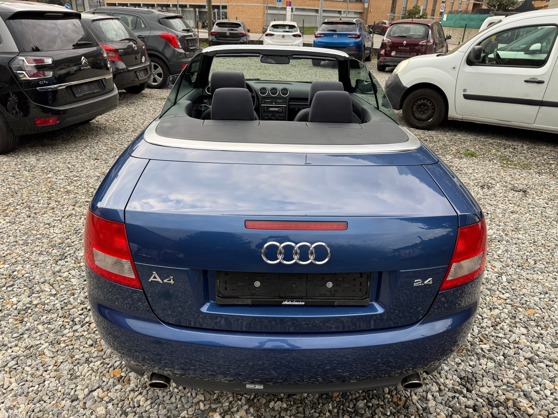AUDI A4 Cabriolet 2.4 V6-image-3