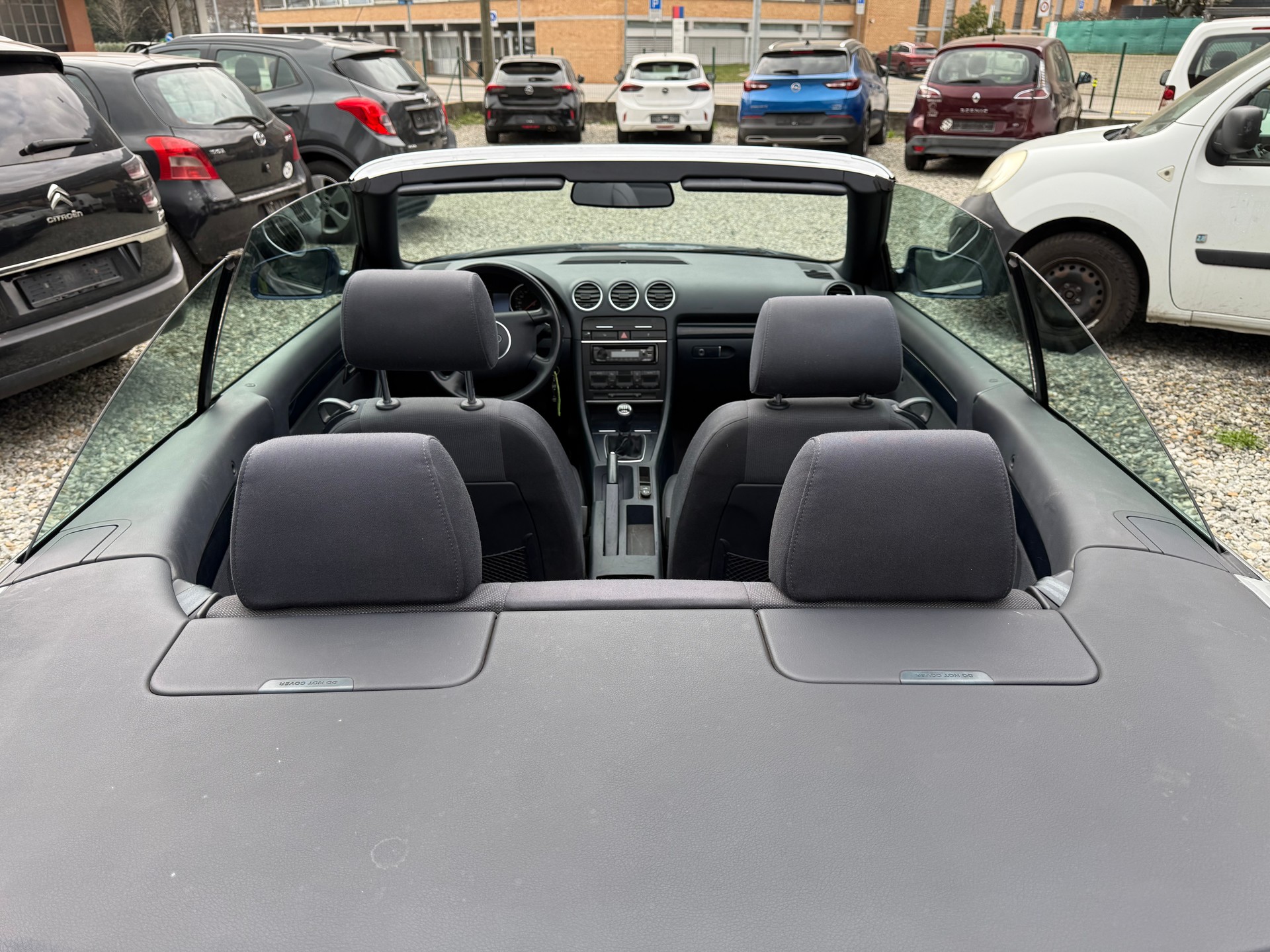 AUDI A4 Cabriolet 2.4 V6-image-2