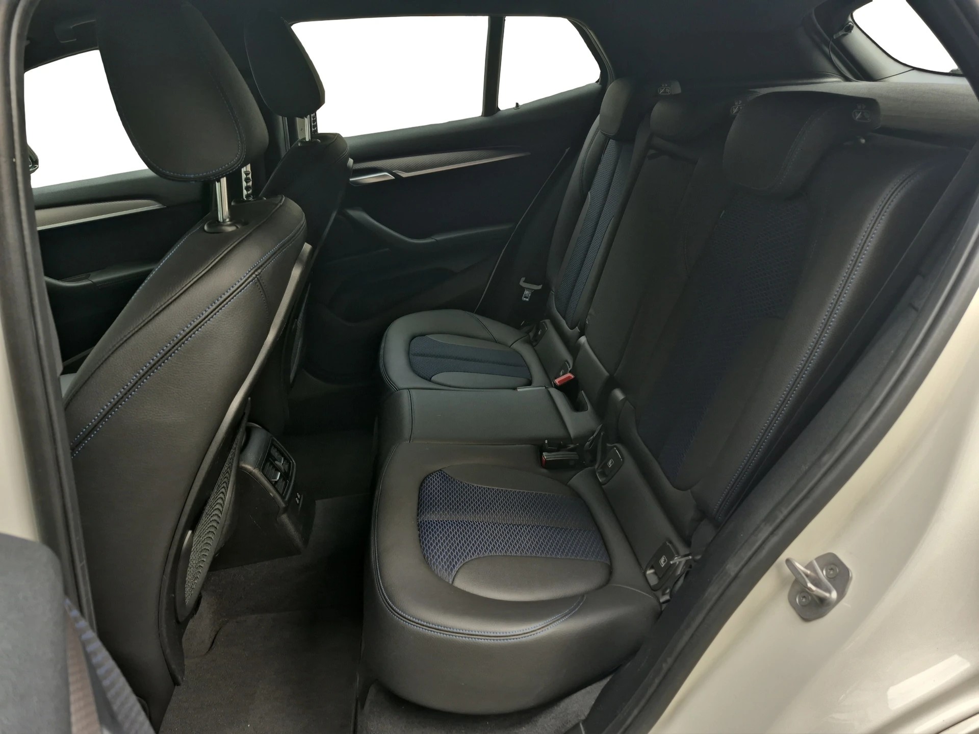BMW X2 xDrive 20d M Sport Steptronic-image-9